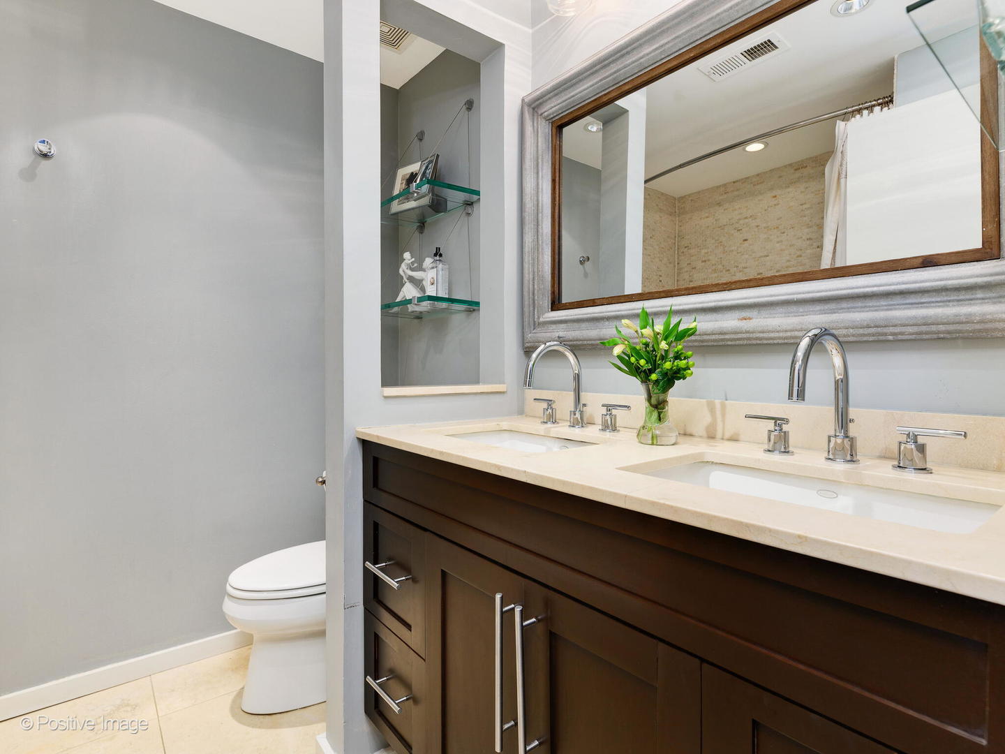 205 W EUGENIE Street Unit: G