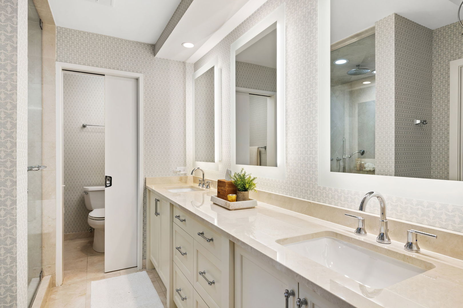 1000 N LAKE SHORE Plaza Unit: 39C