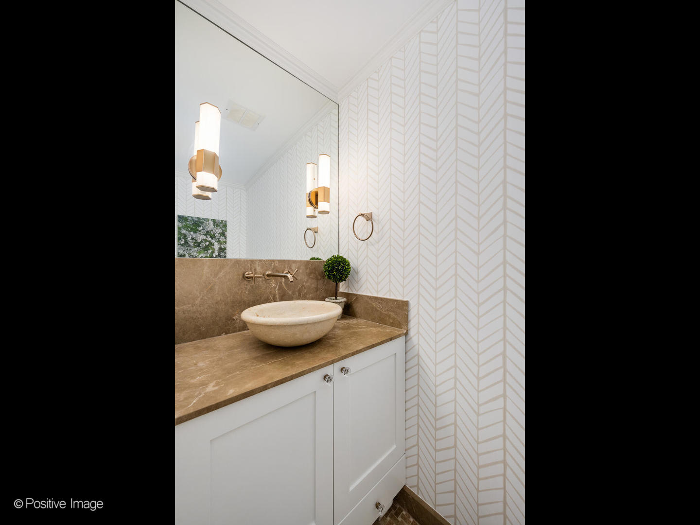 1000 N LAKE SHORE Plaza Unit: 39C