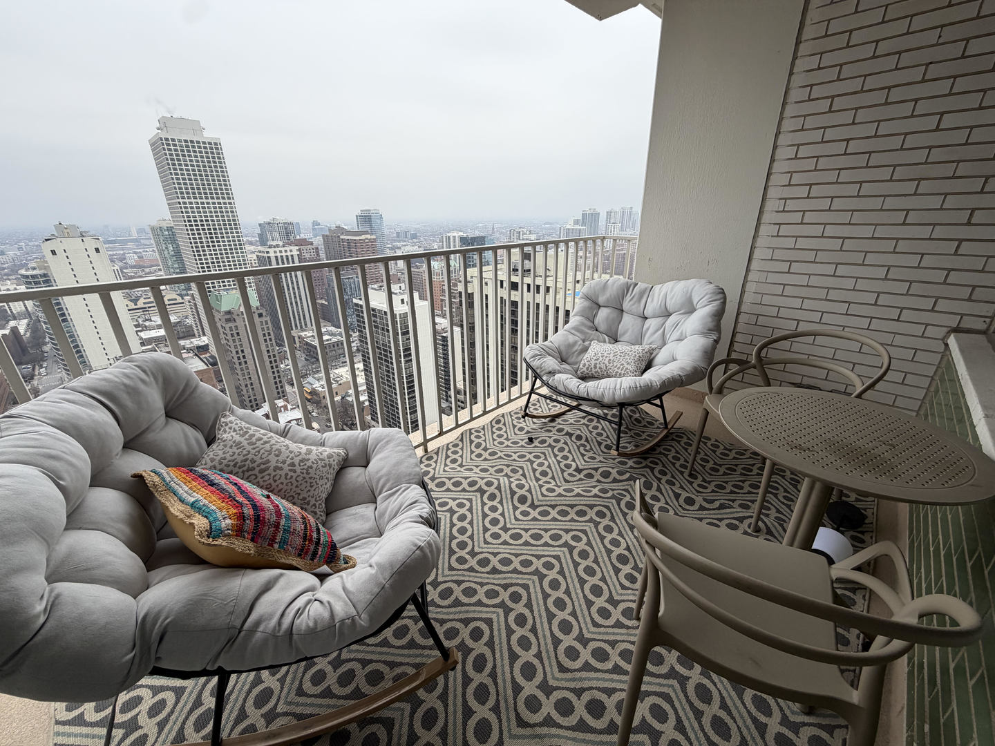 1000 N LAKE SHORE Plaza Unit: 39C