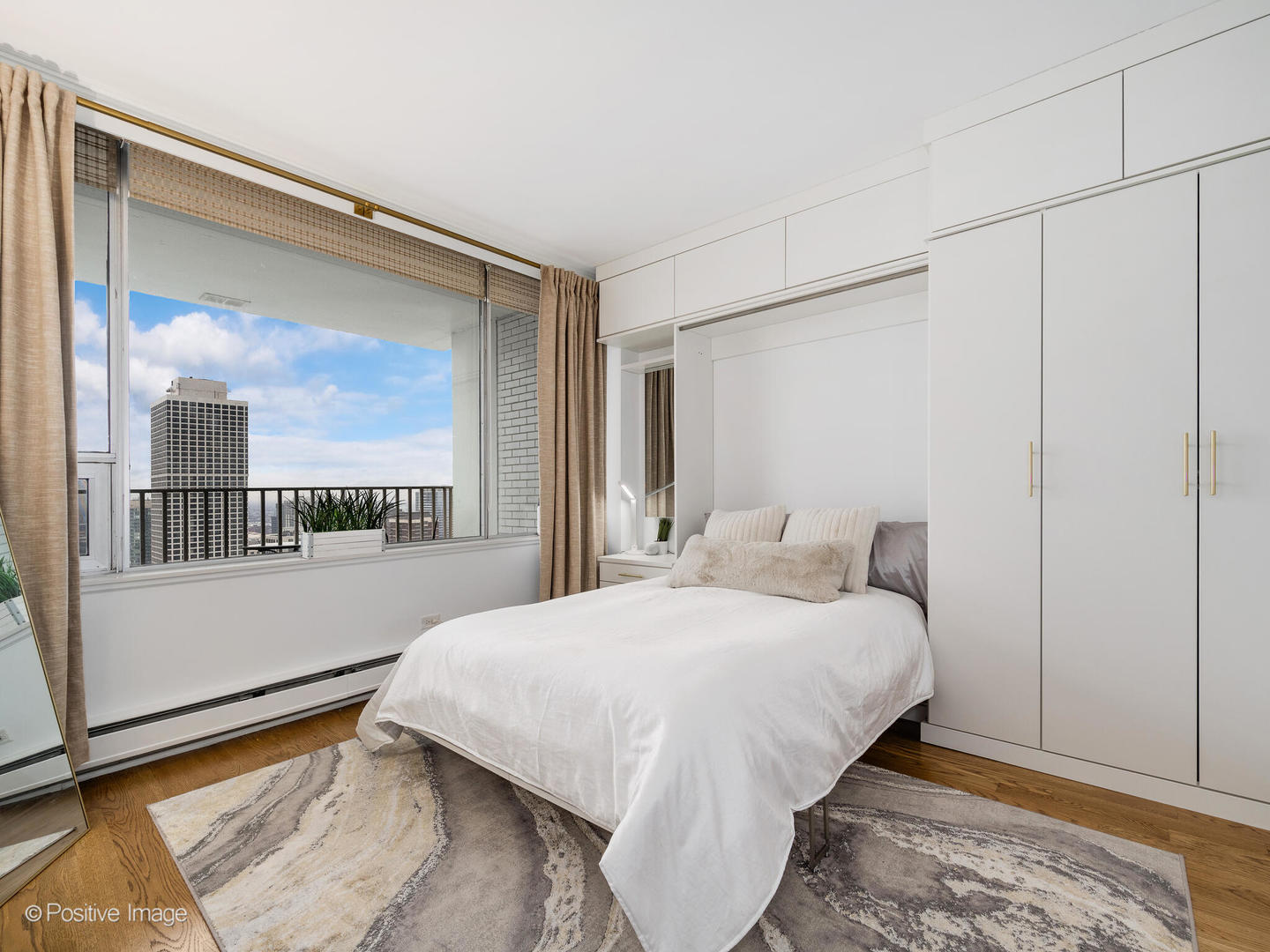 1000 N LAKE SHORE Plaza Unit: 39C