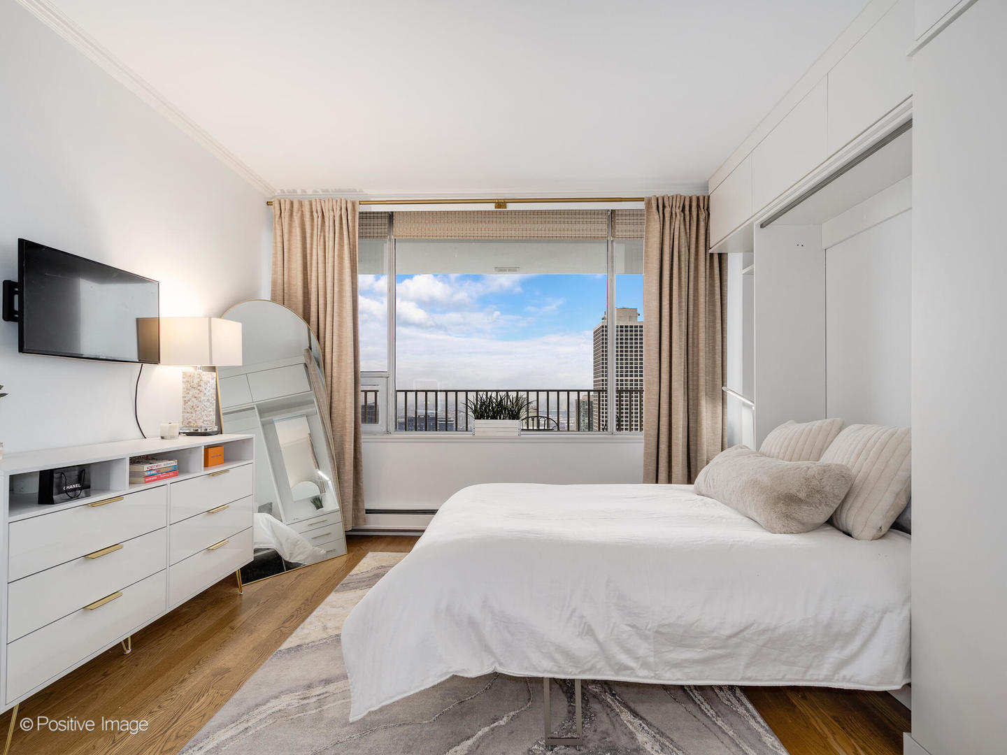 1000 N LAKE SHORE Plaza Unit: 39C