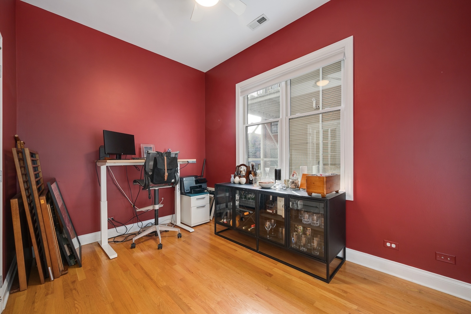 827 W BRADLEY Place Unit: 1W