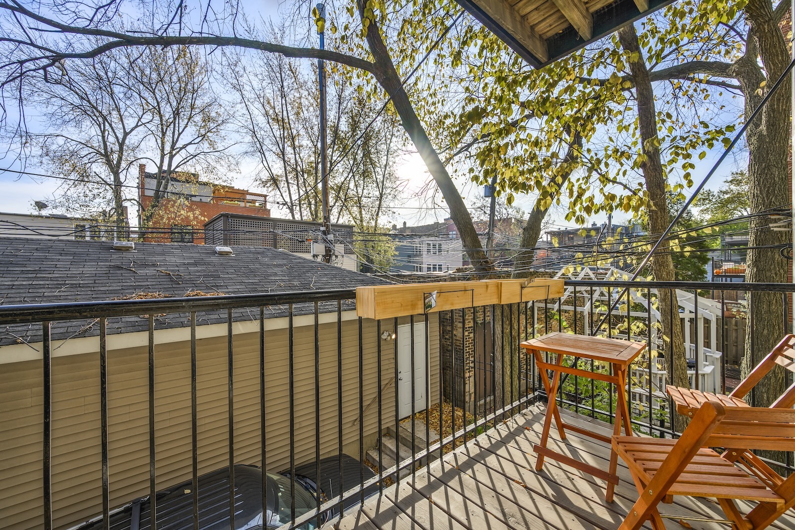 827 W BRADLEY Place Unit: 1W