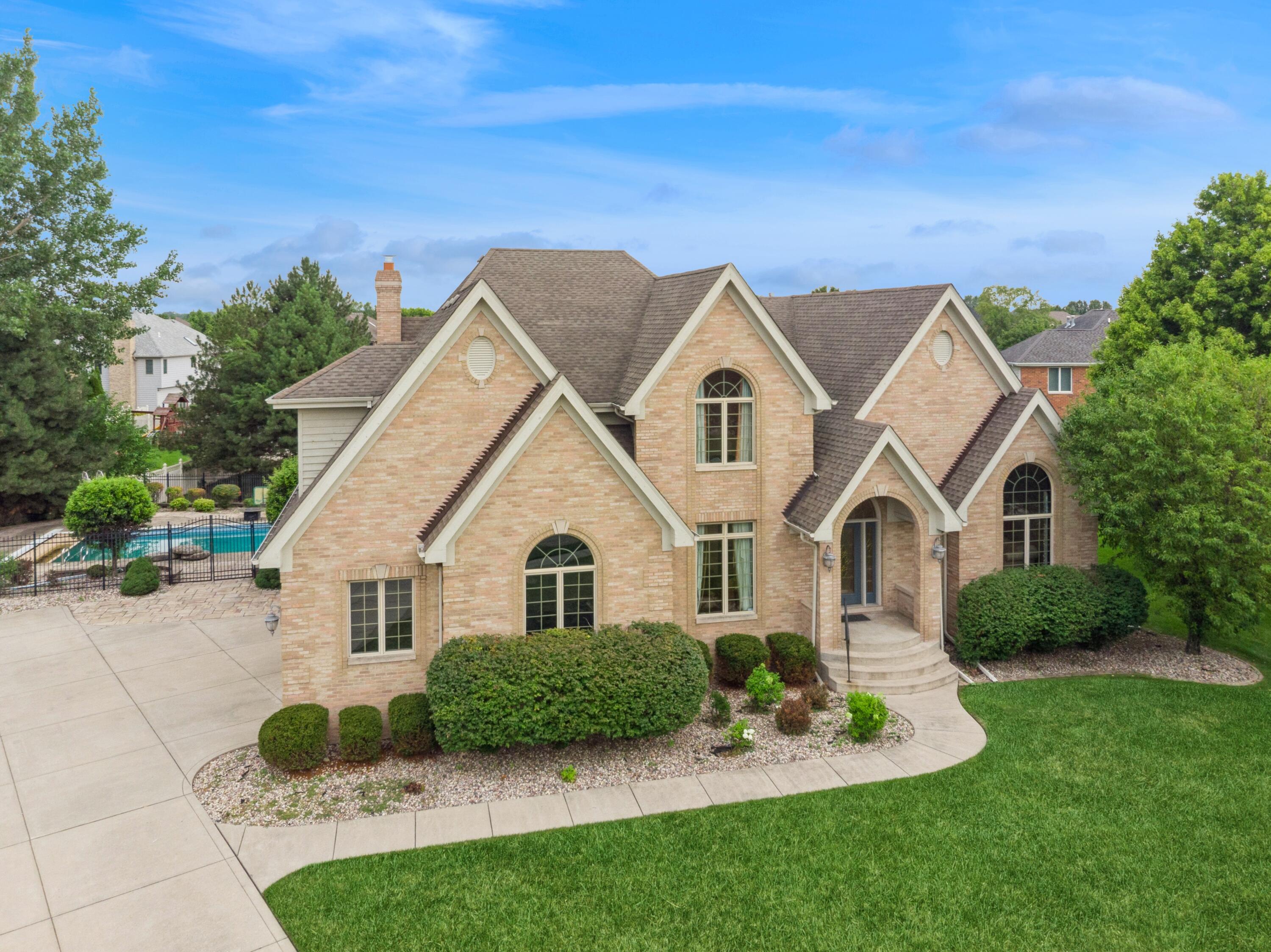 1913 Briarwood Circle