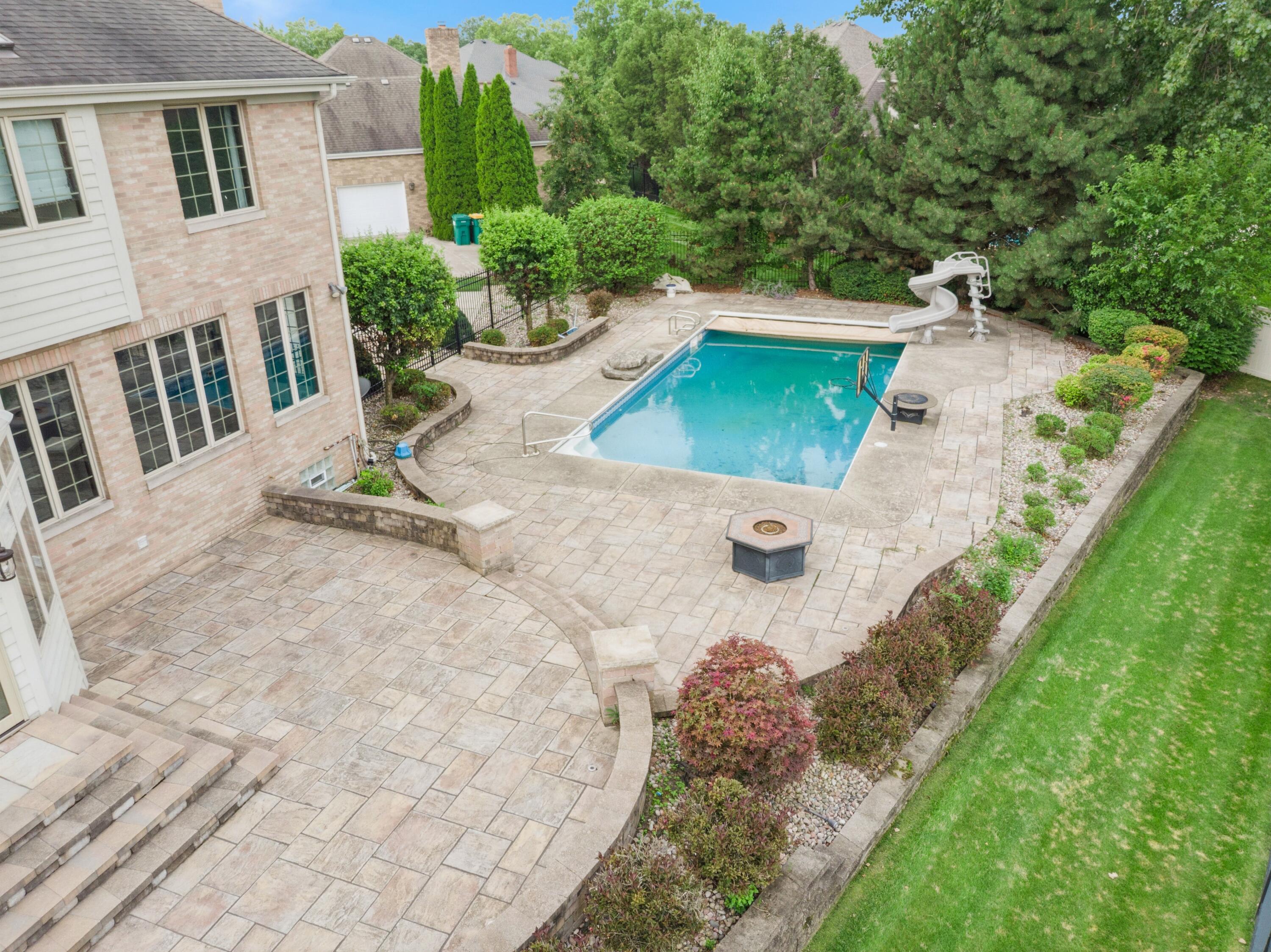 1913 Briarwood Circle