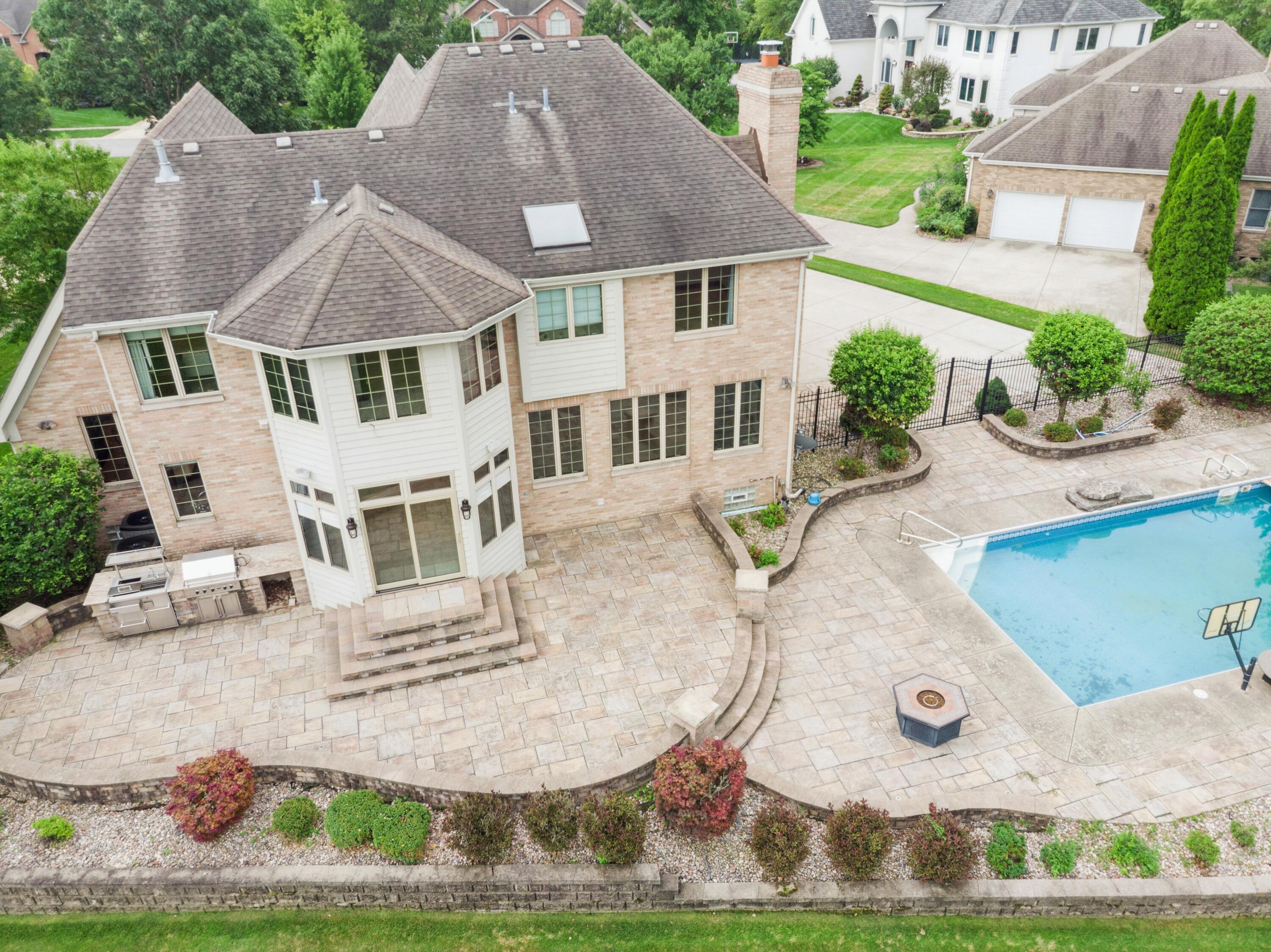 1913 Briarwood Circle