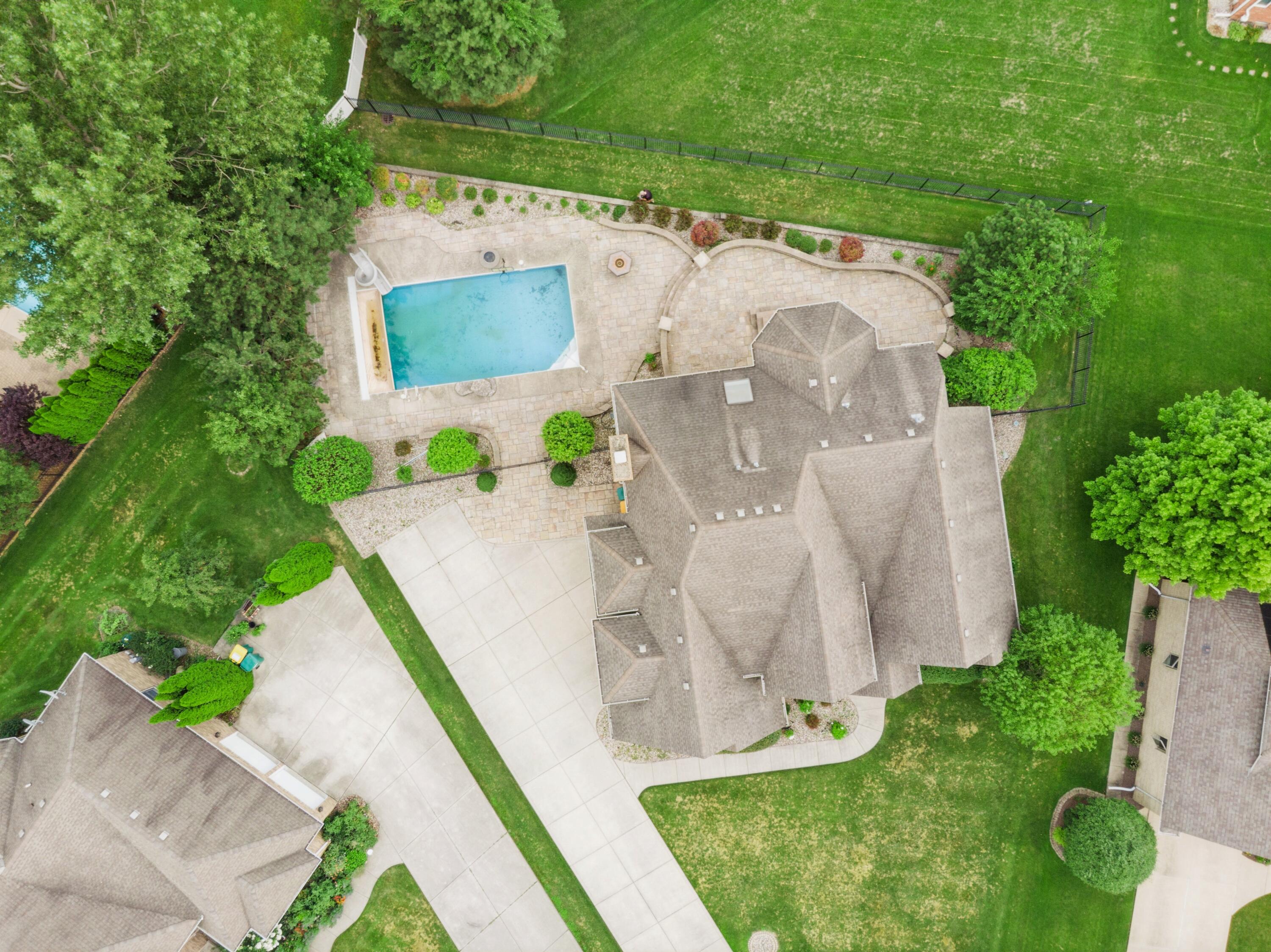 1913 Briarwood Circle