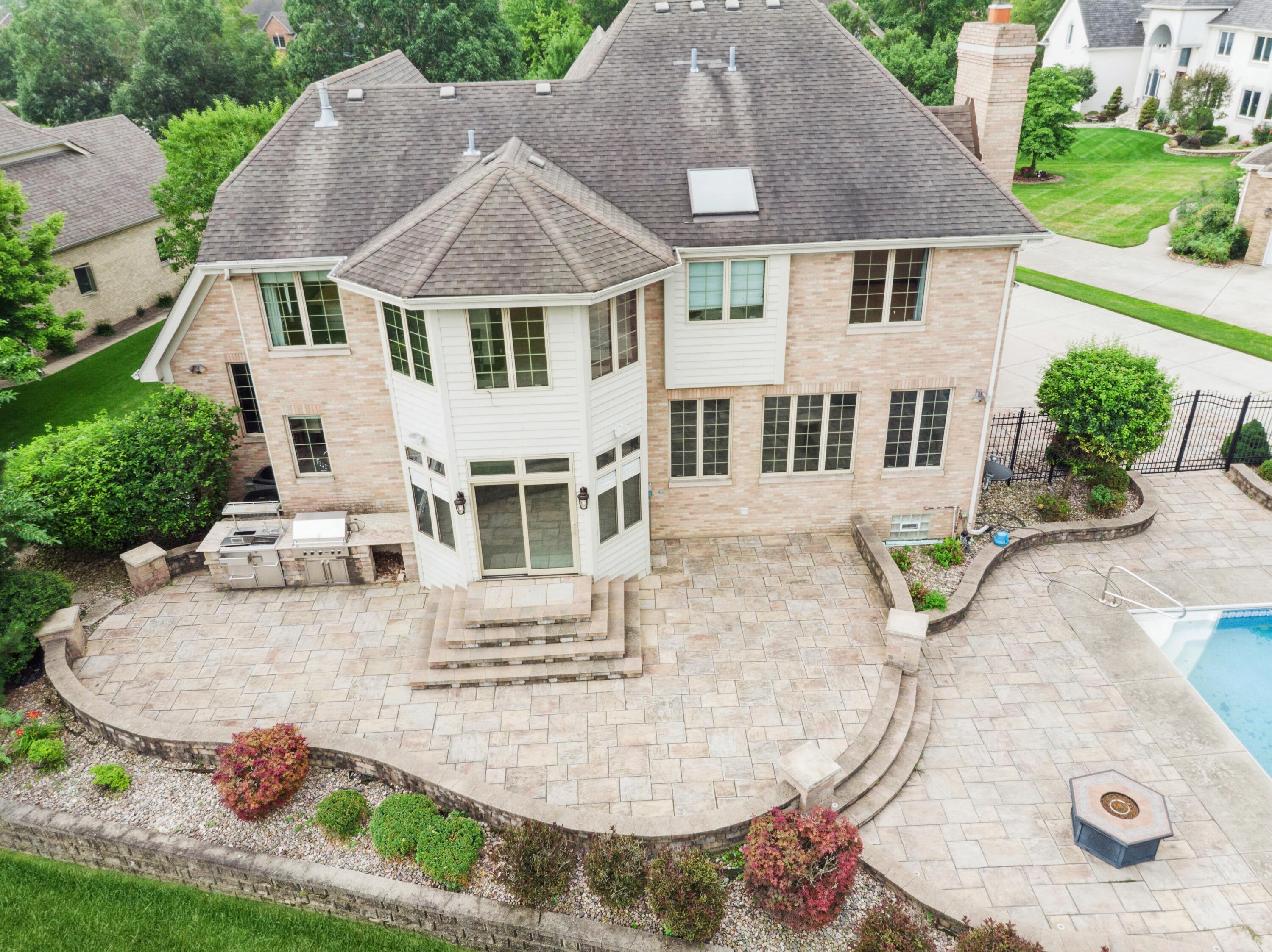 1913 Briarwood Circle