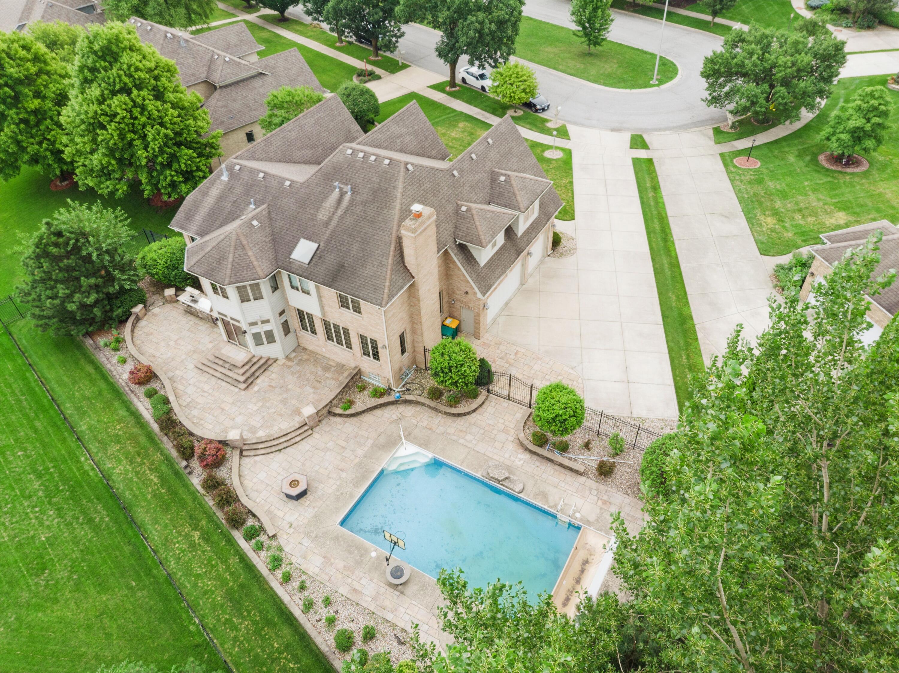 1913 Briarwood Circle