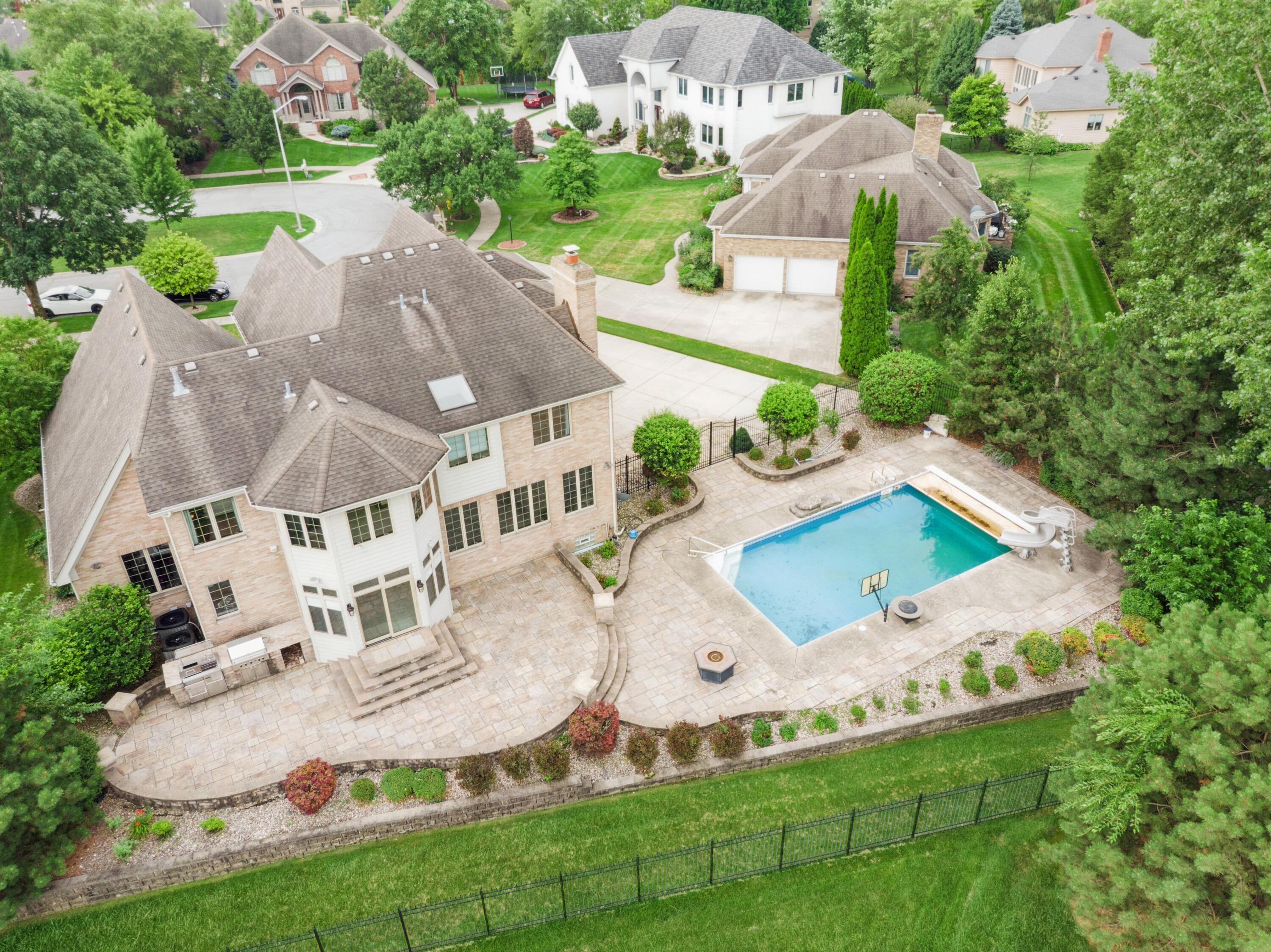 1913 Briarwood Circle