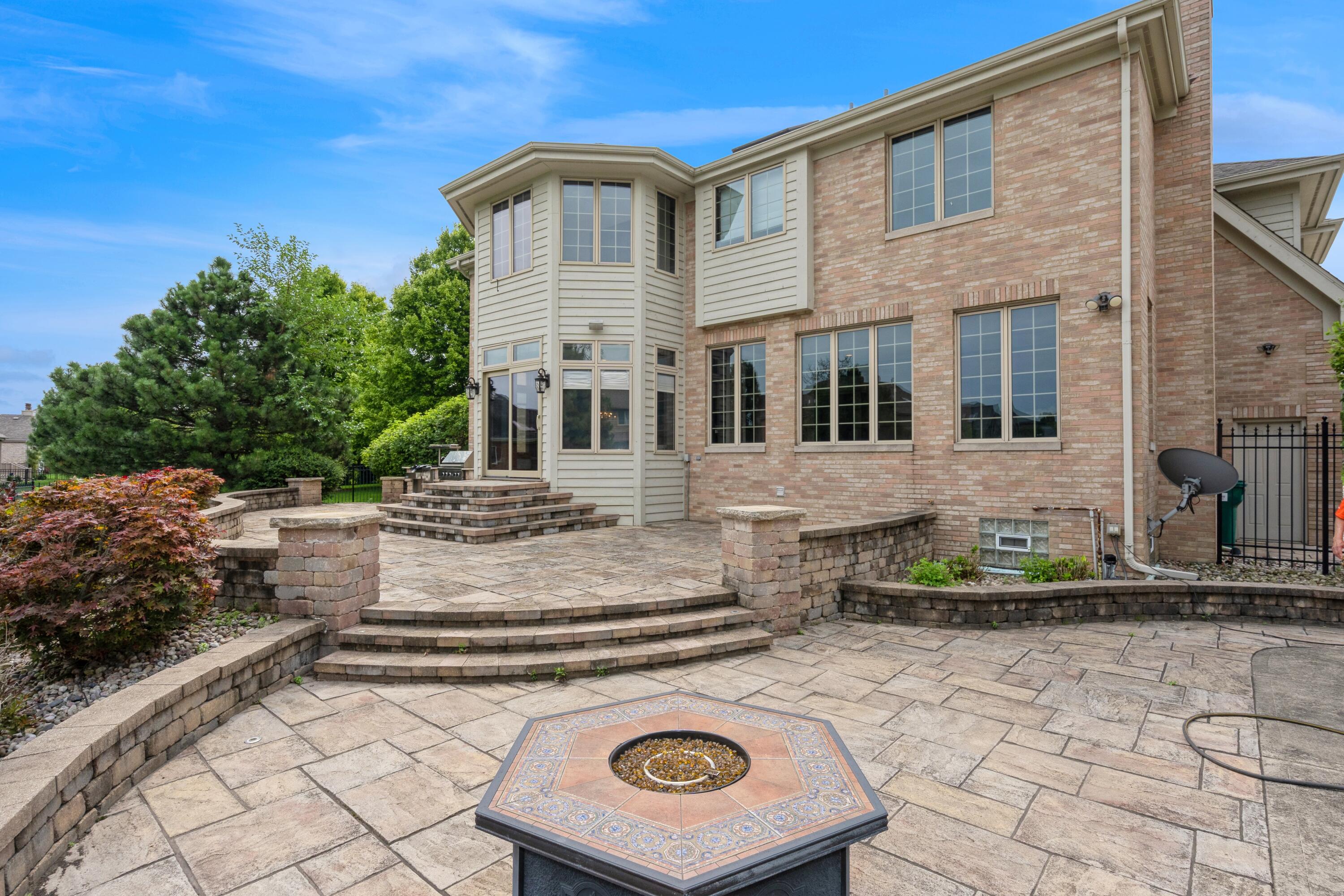 1913 Briarwood Circle