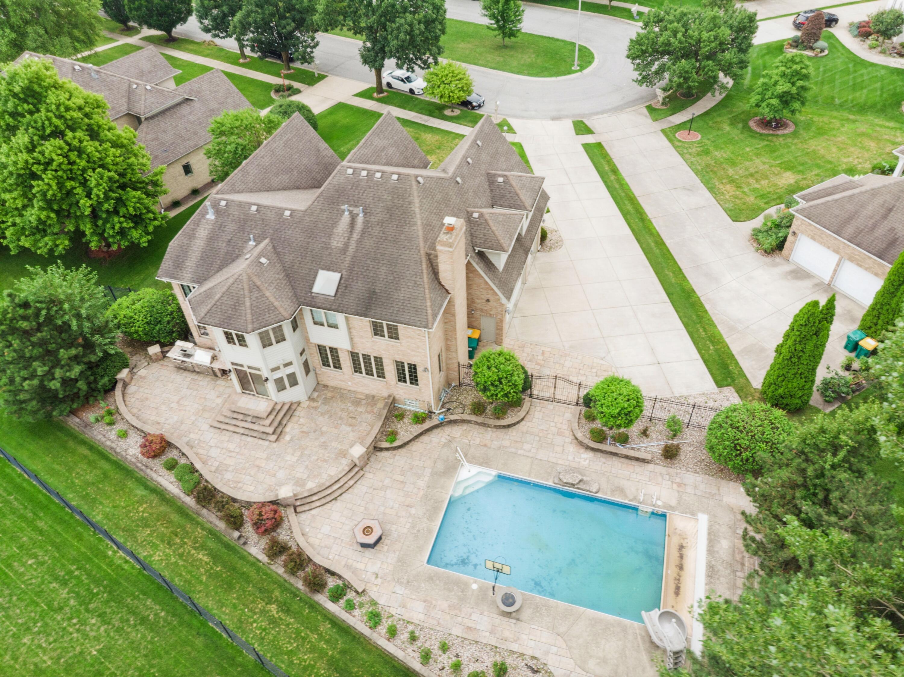 1913 Briarwood Circle