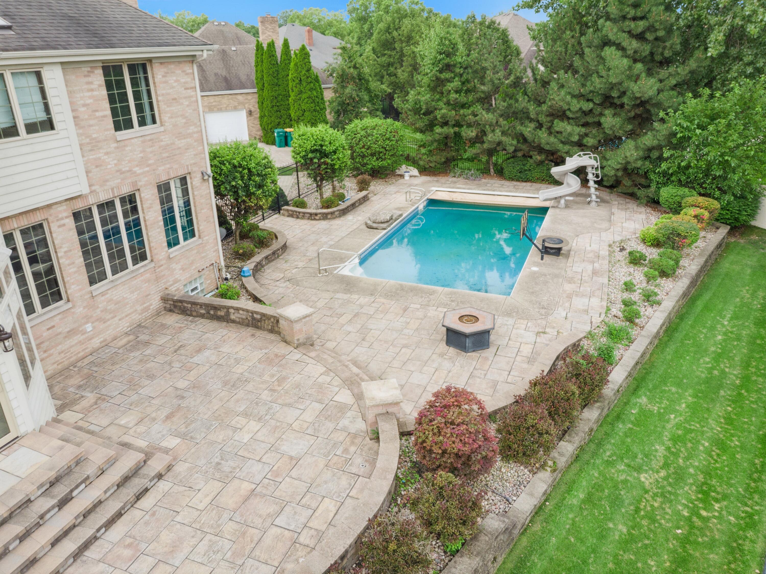 1913 Briarwood Circle