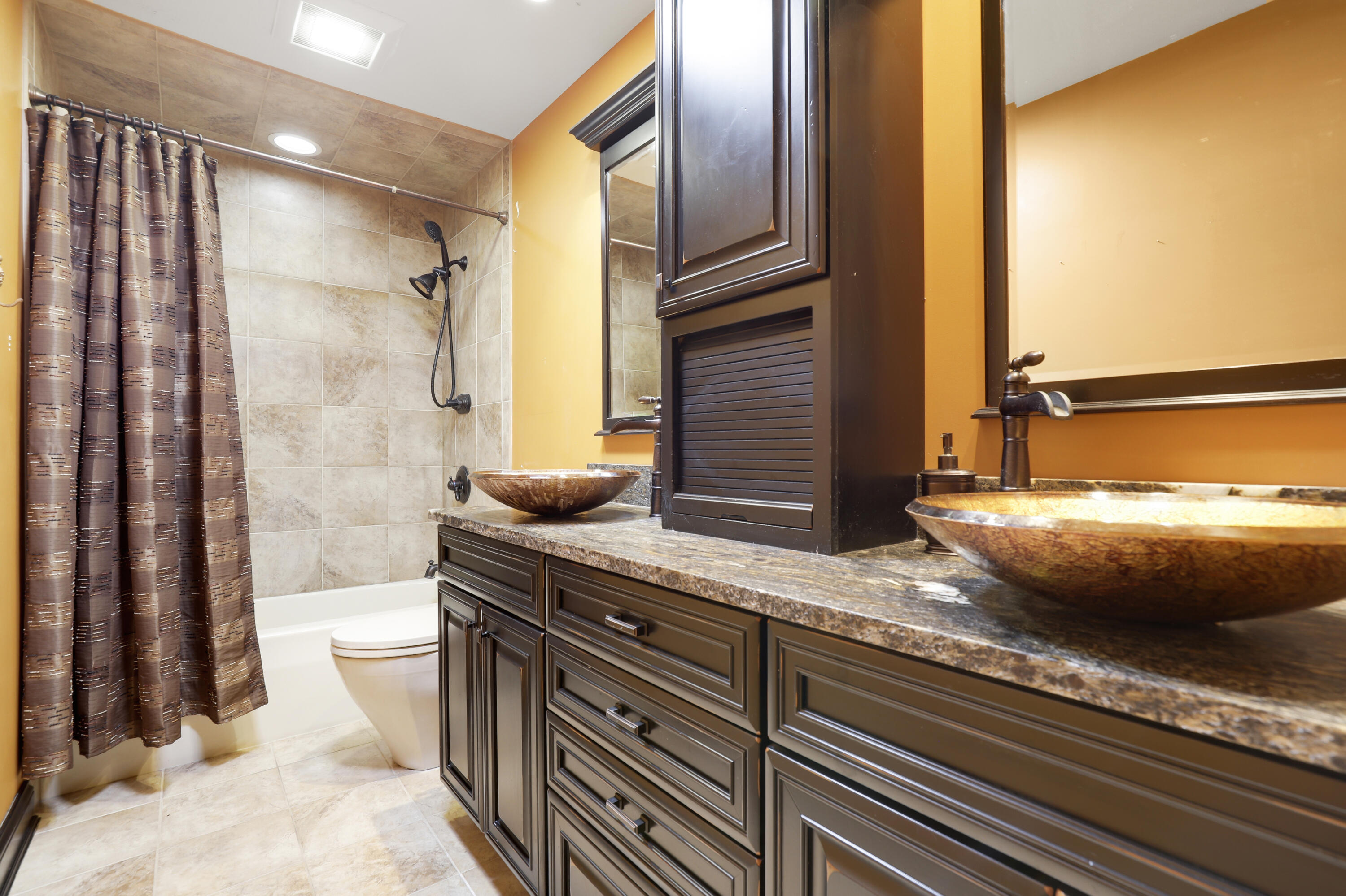 9210 Woodward Avenue