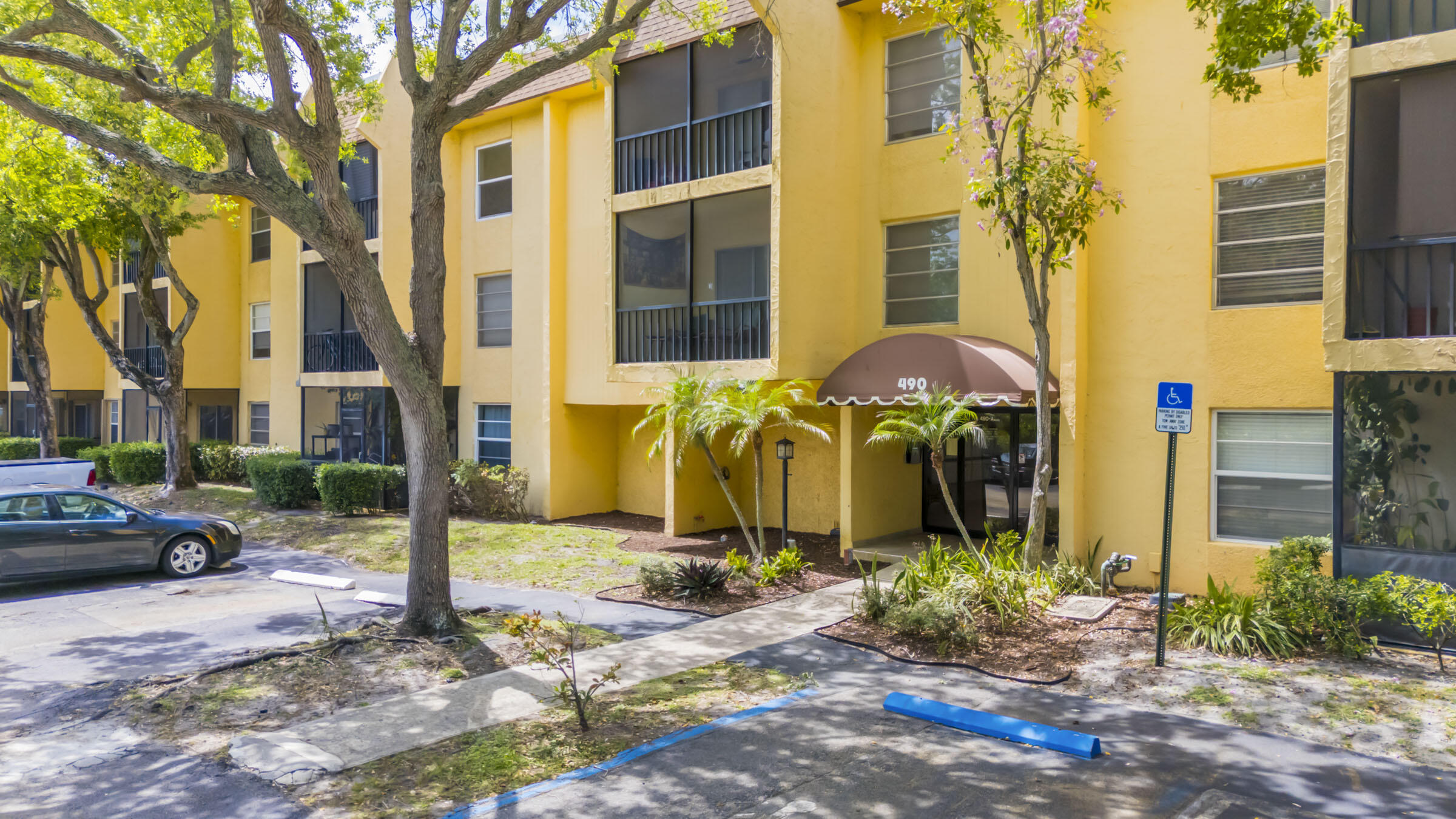 490 NW 20th Street 1030