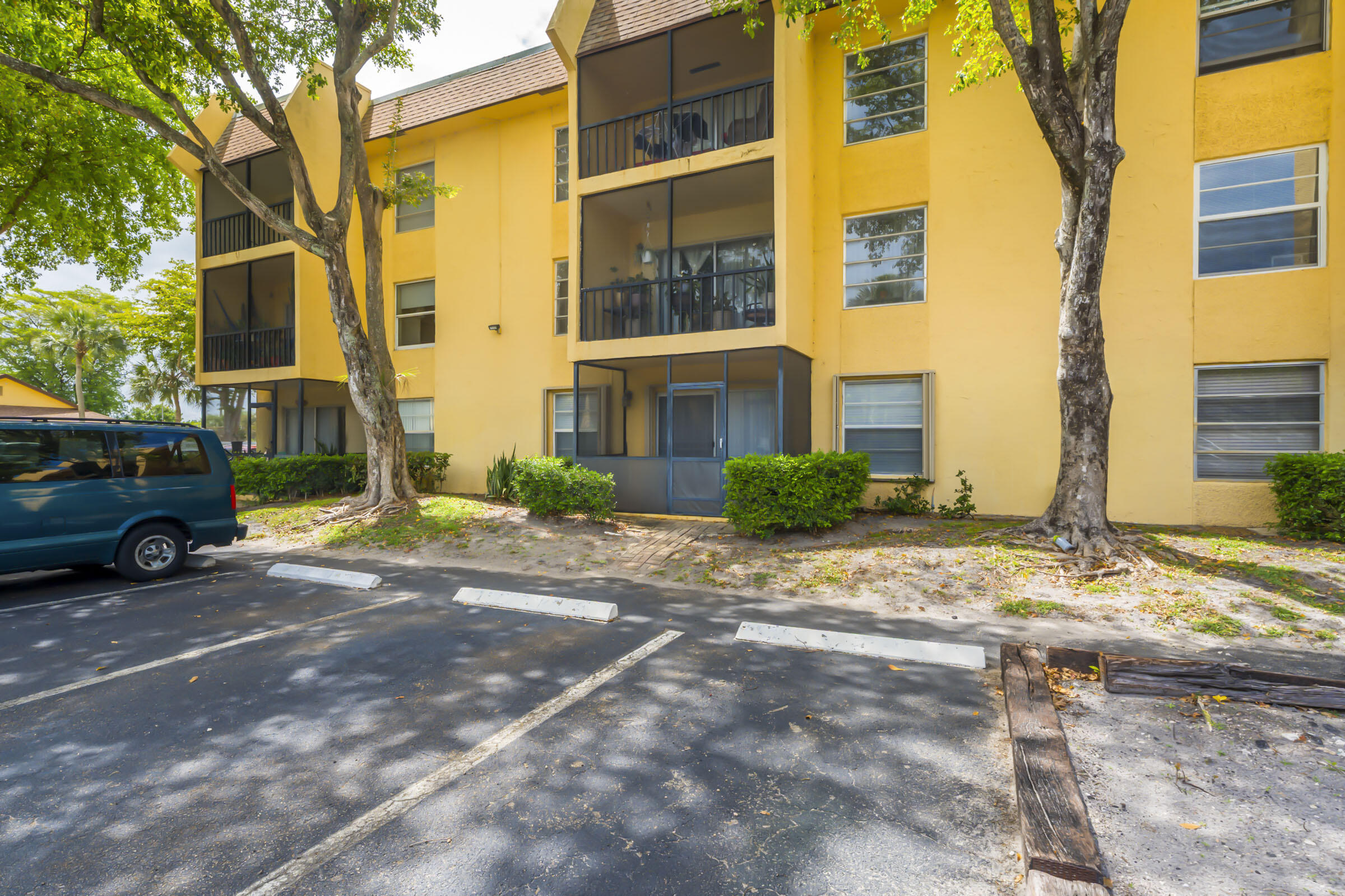 490 NW 20th Street 1030