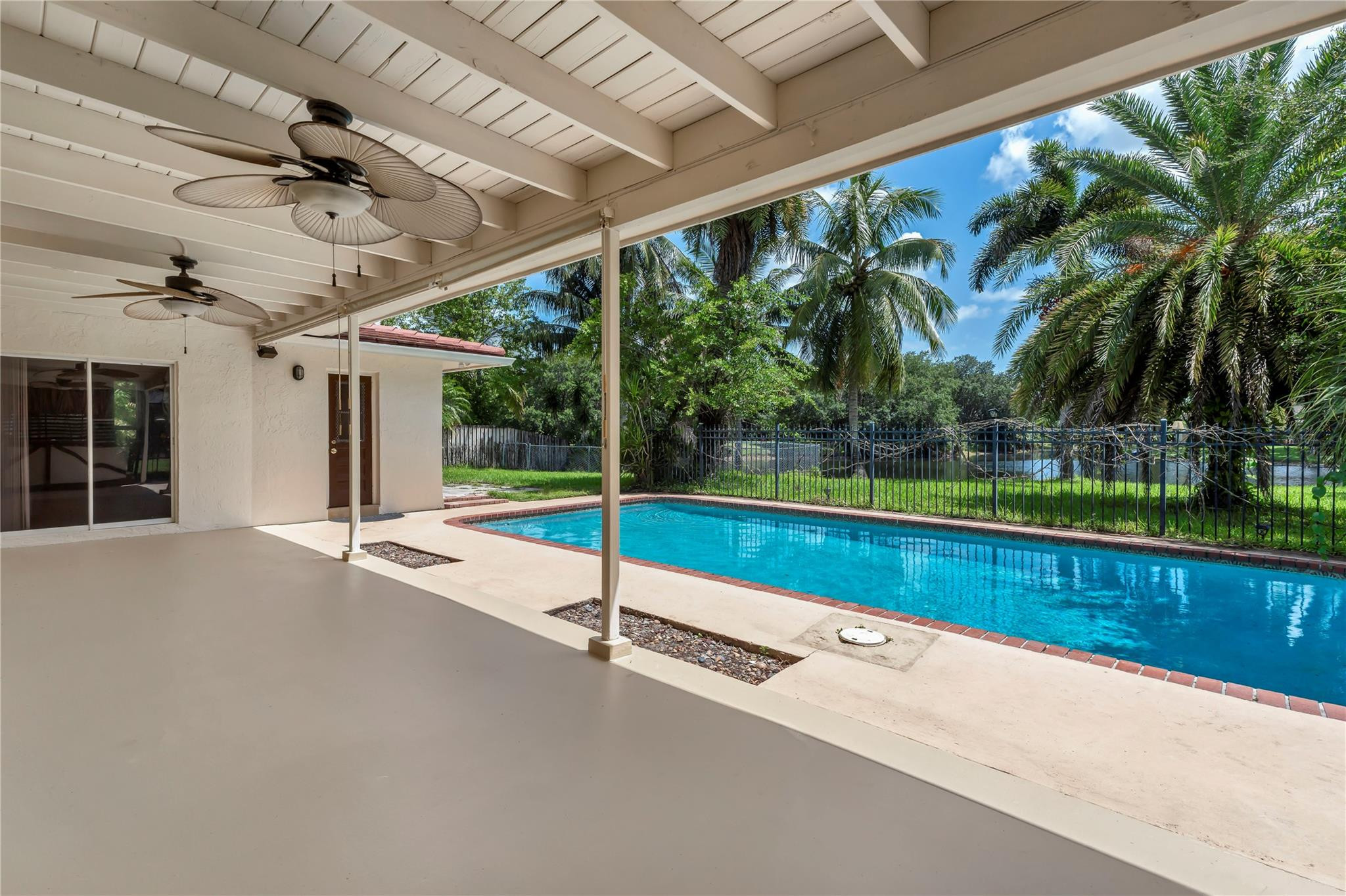 8592 NW 7th Street
