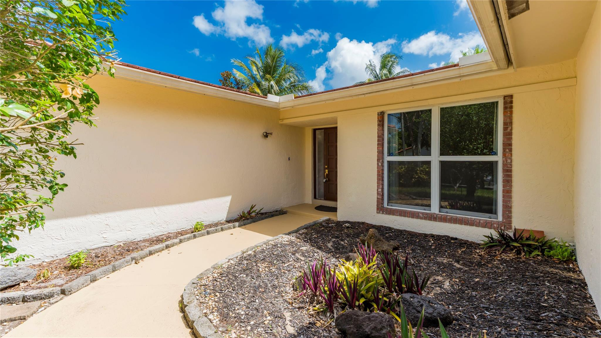 8592 NW 7th Street