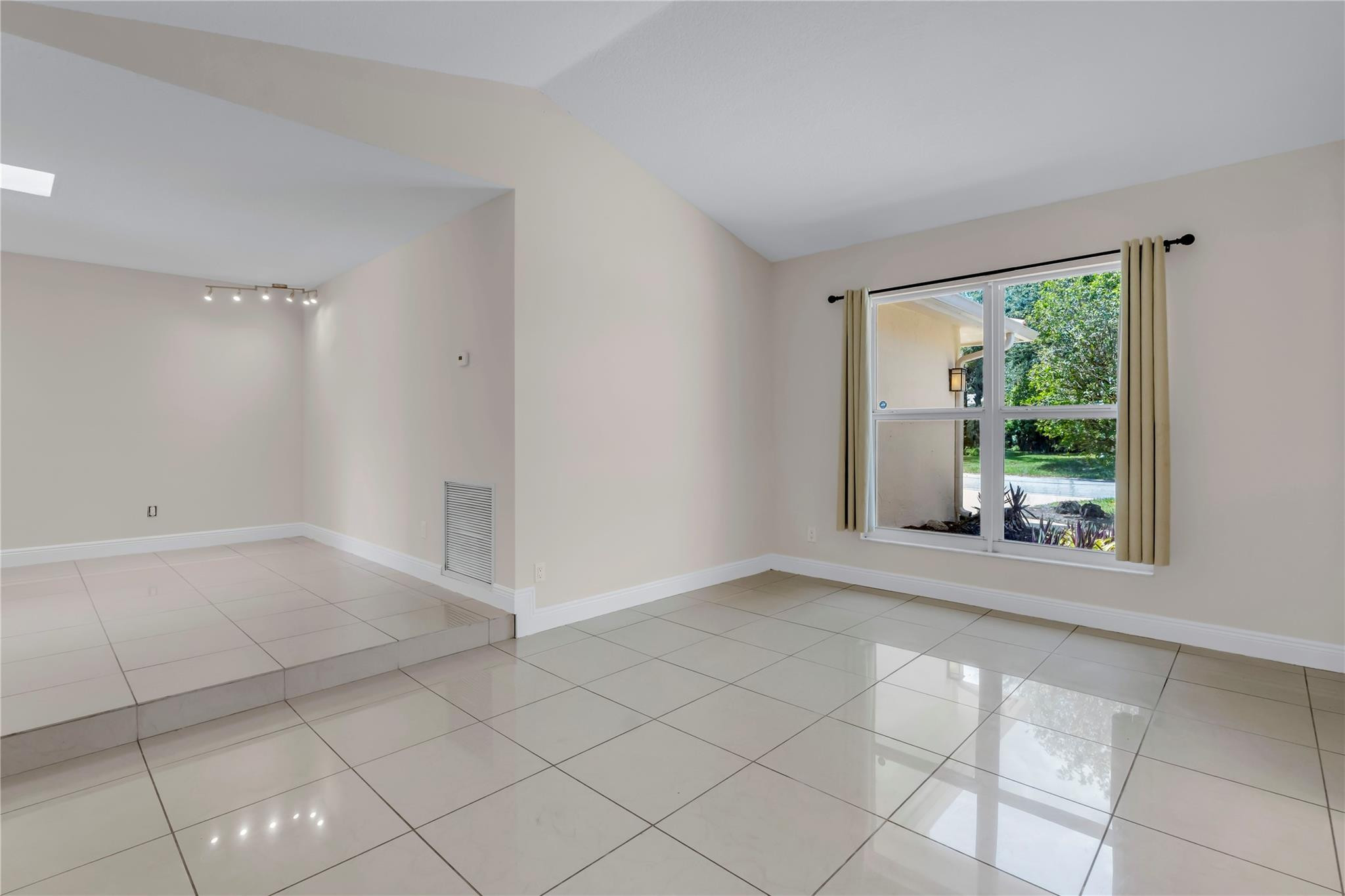 8592 NW 7th Street