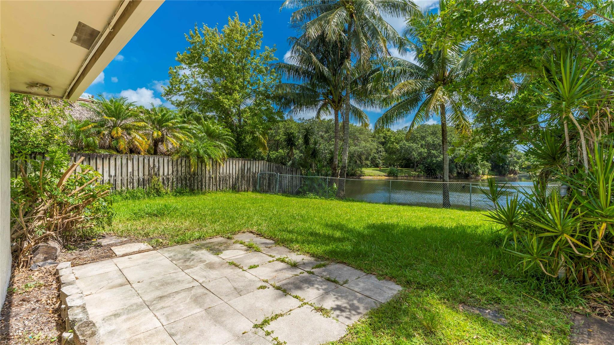 8592 NW 7th Street