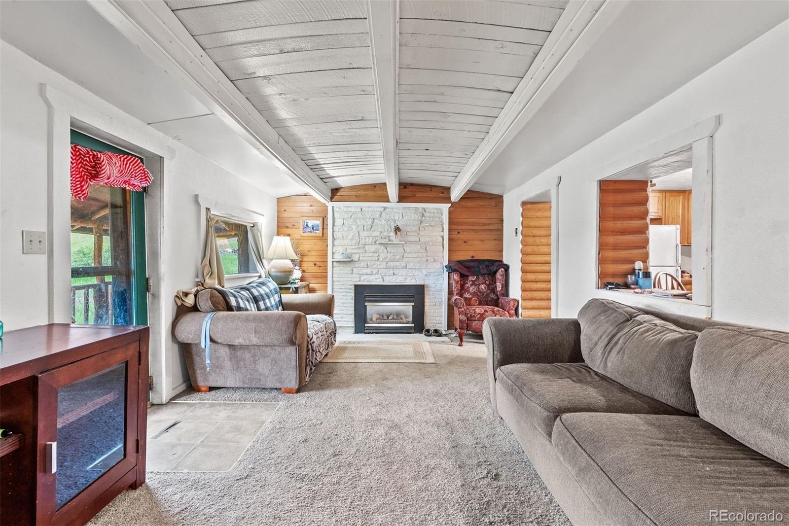 576 Bluebird Lane