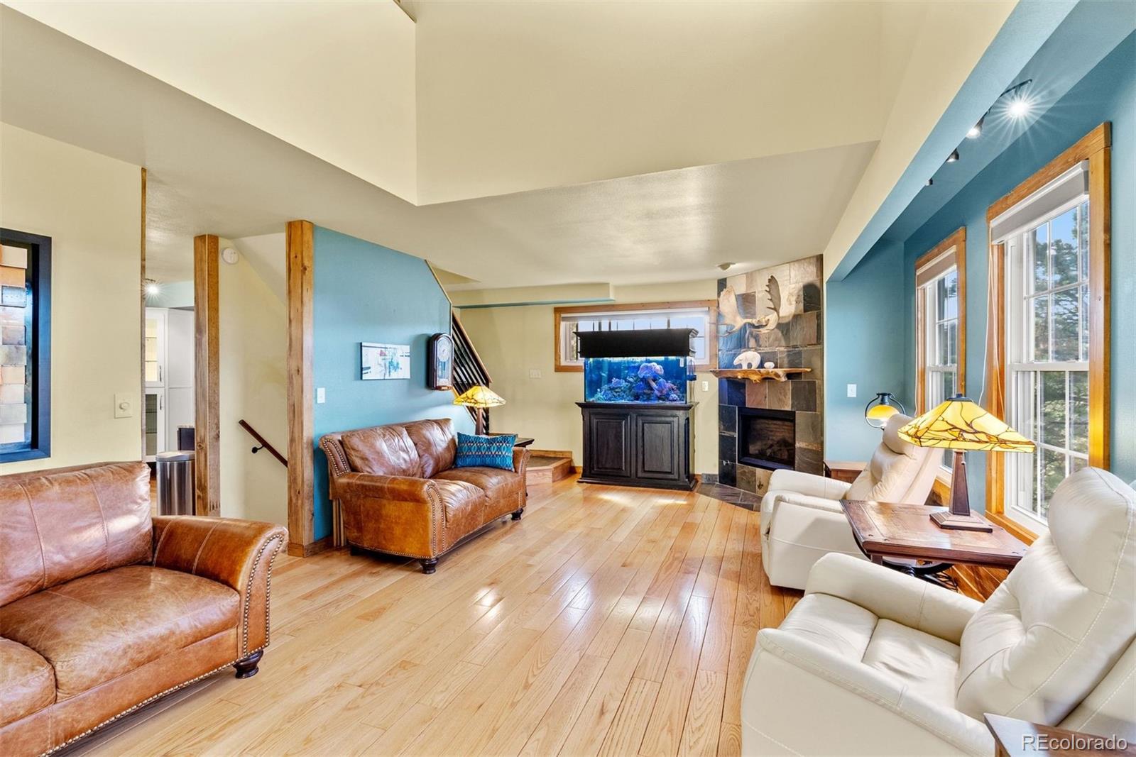 576 Bluebird Lane