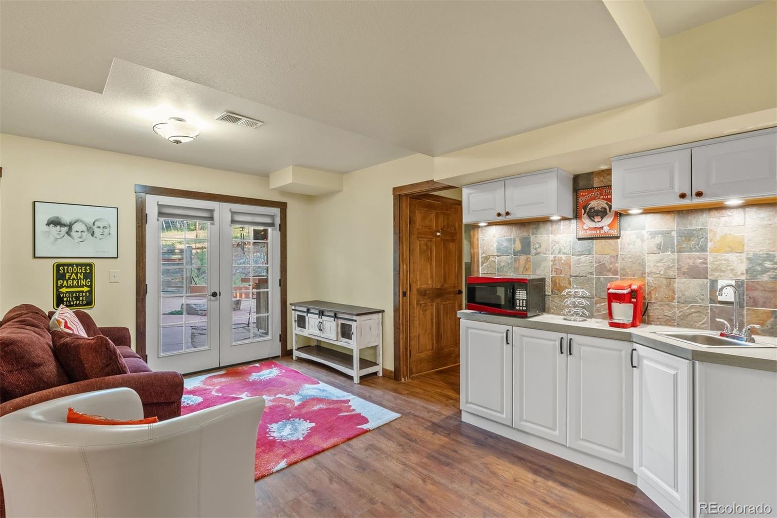 576 Bluebird Lane