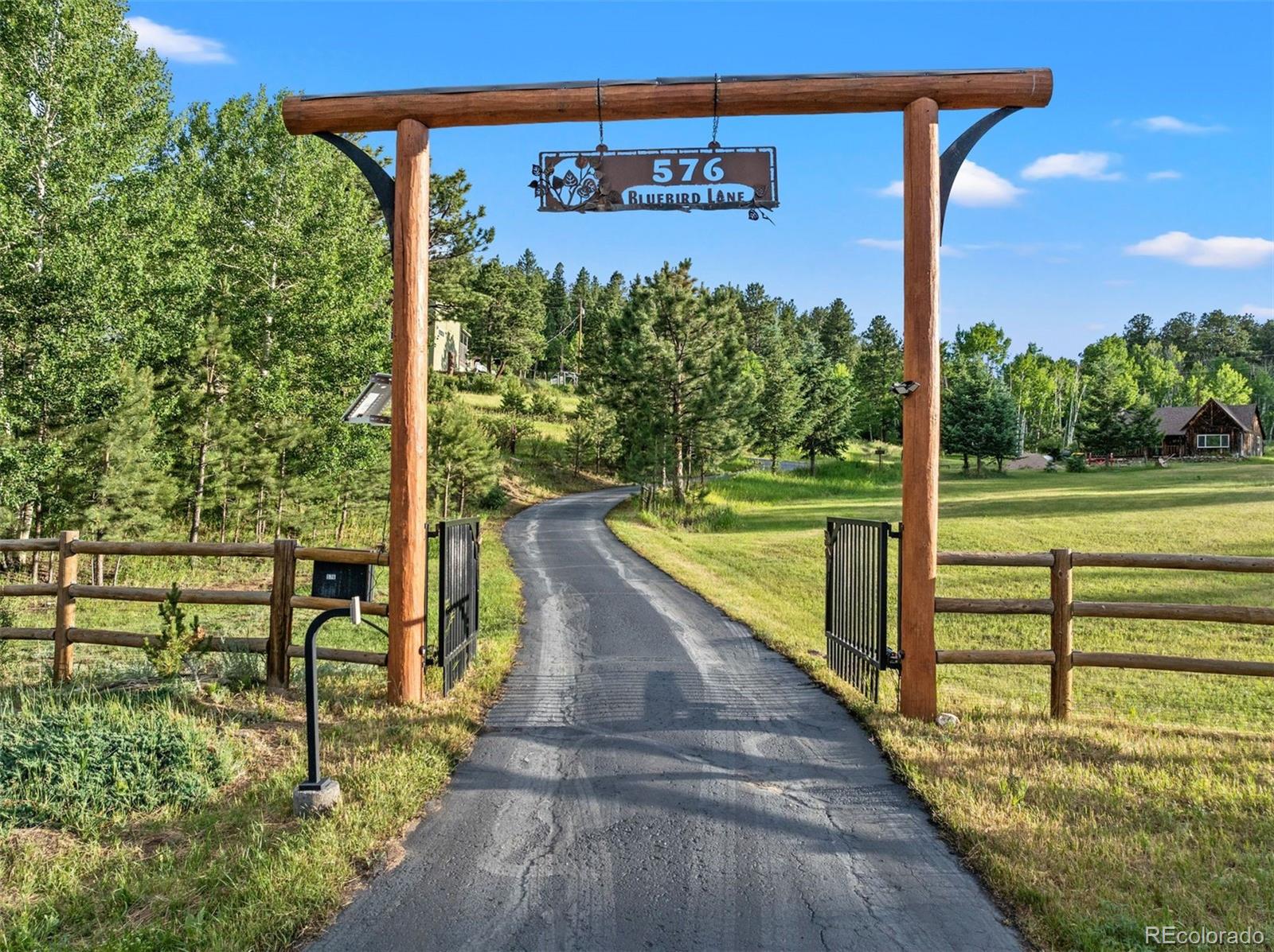 576 Bluebird Lane