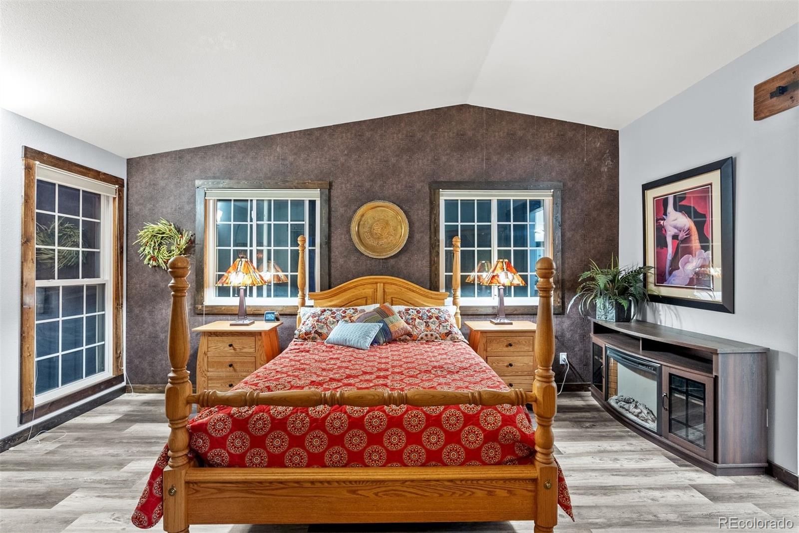 576 Bluebird Lane