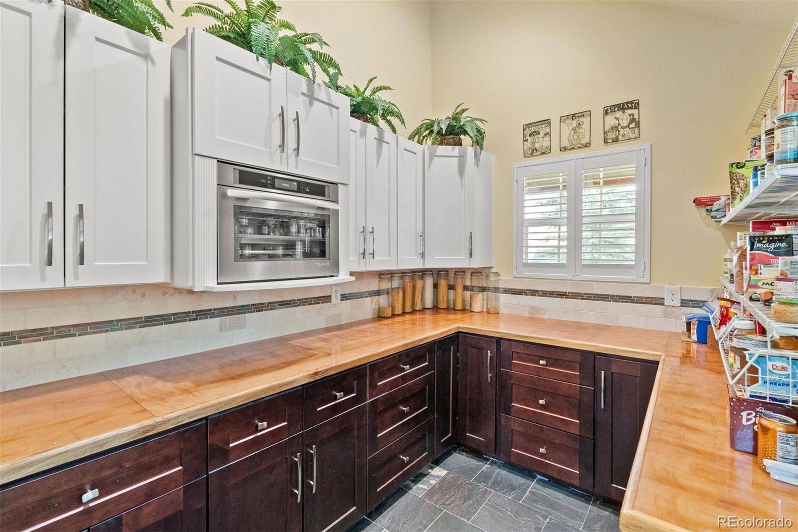 576 Bluebird Lane