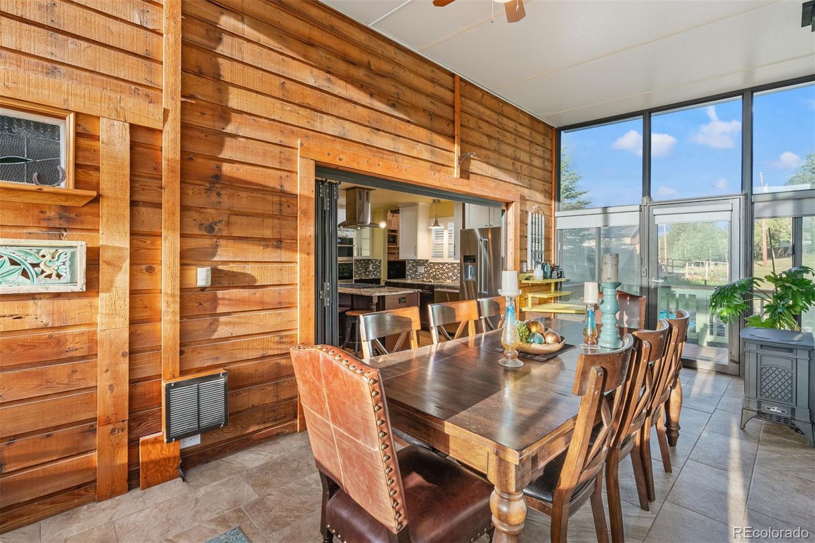 576 Bluebird Lane