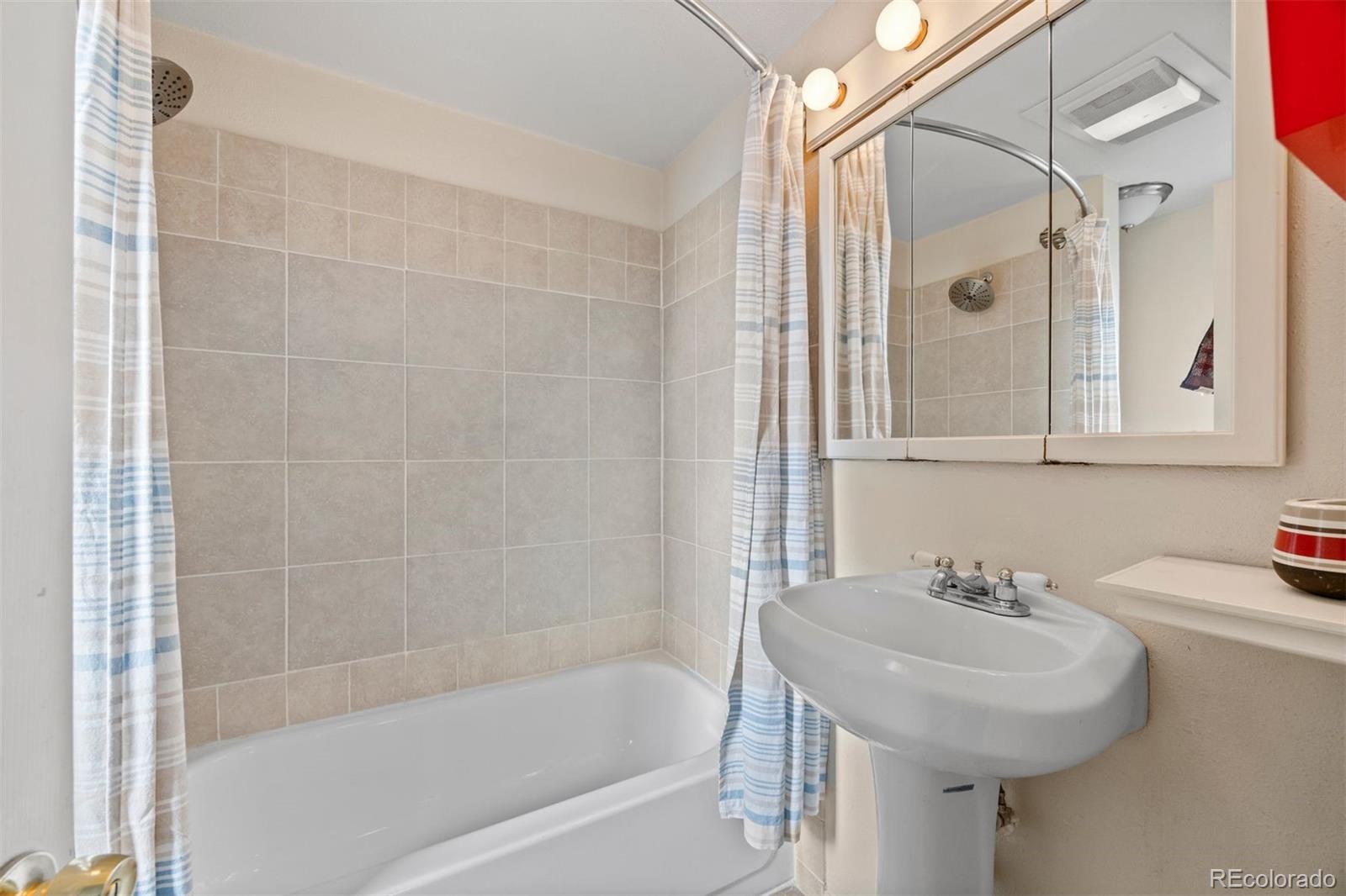 2041 Virginia Street