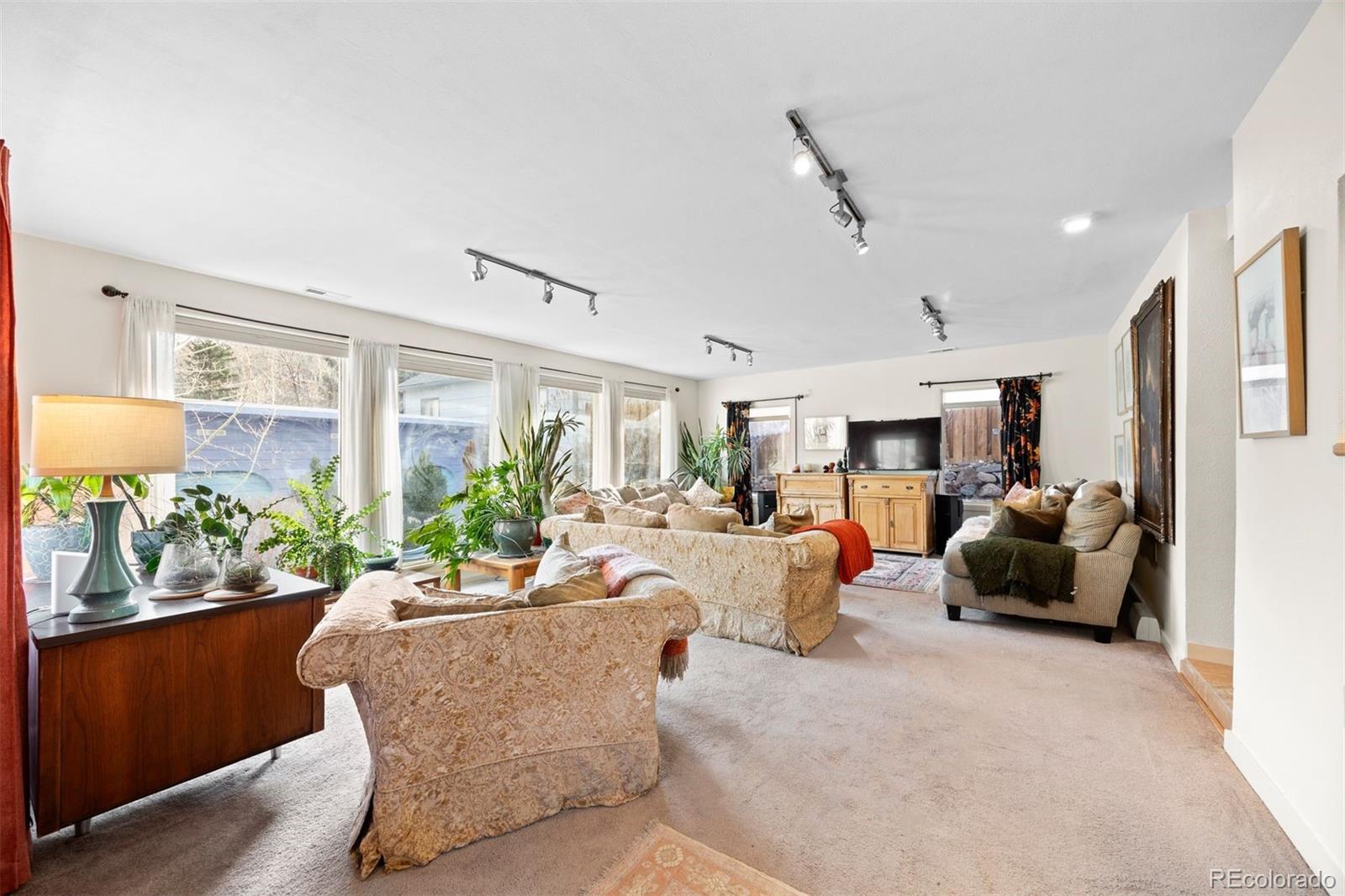 2041 Virginia Street