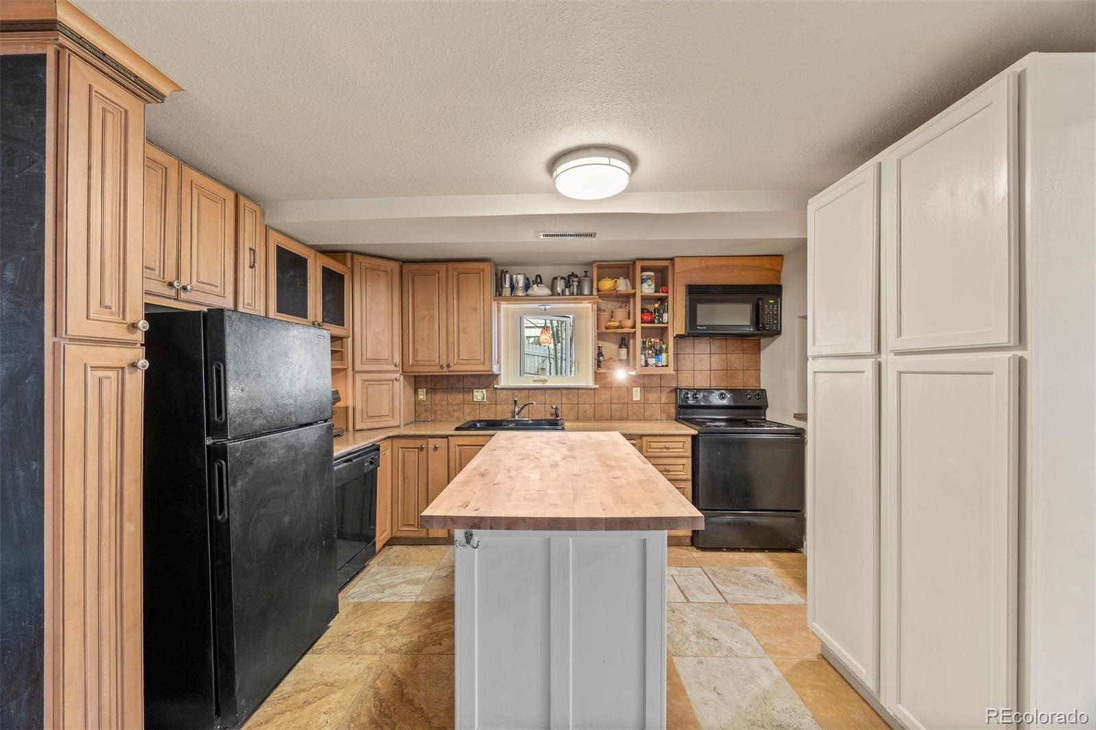 2041 Virginia Street