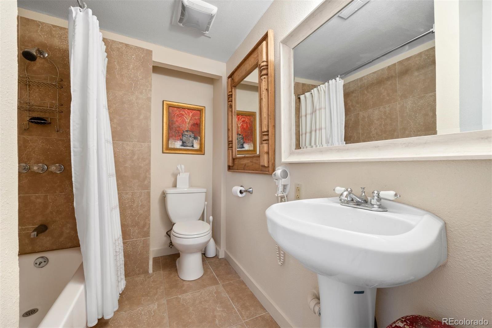 2041 Virginia Street