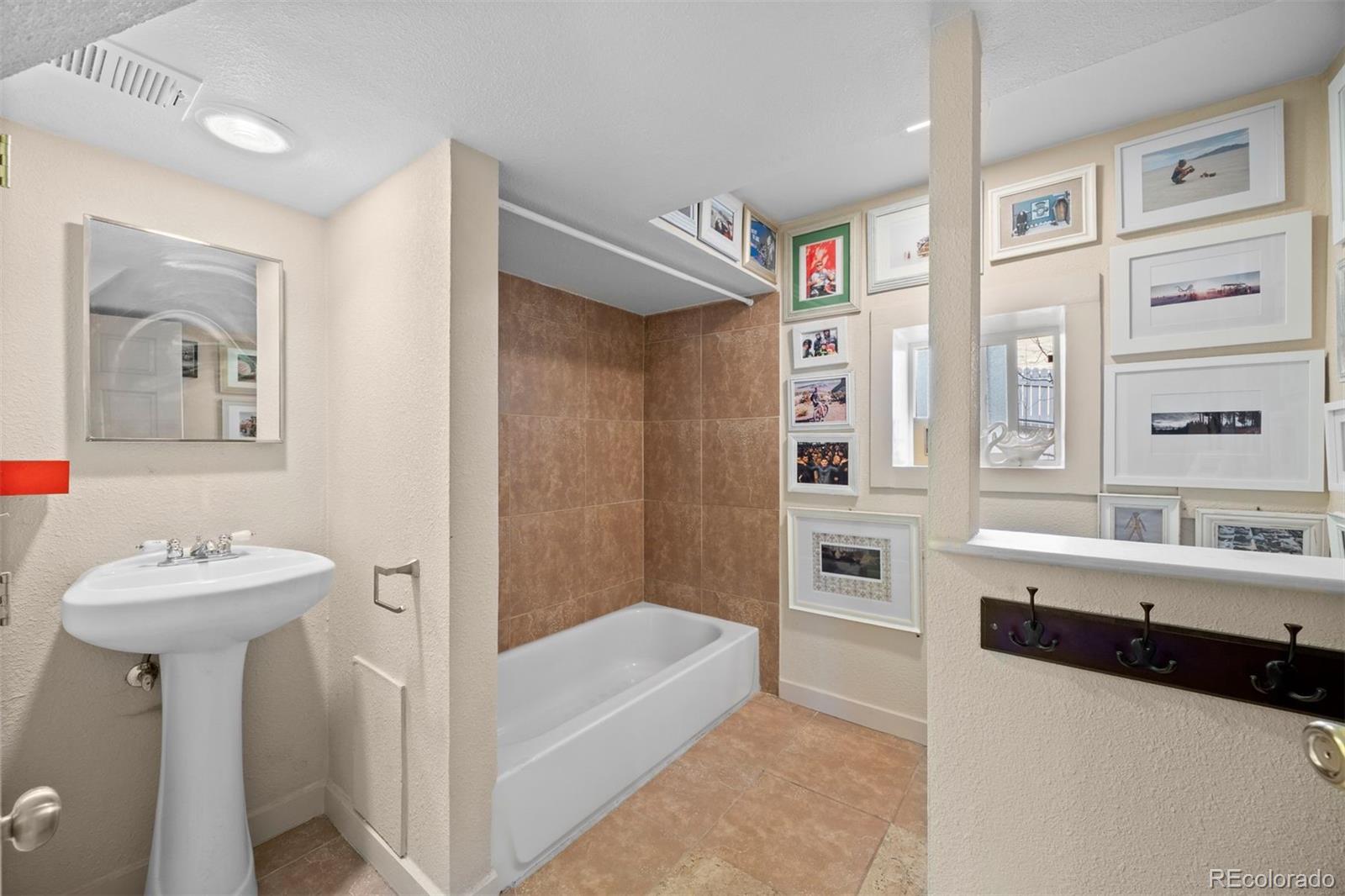 2041 Virginia Street