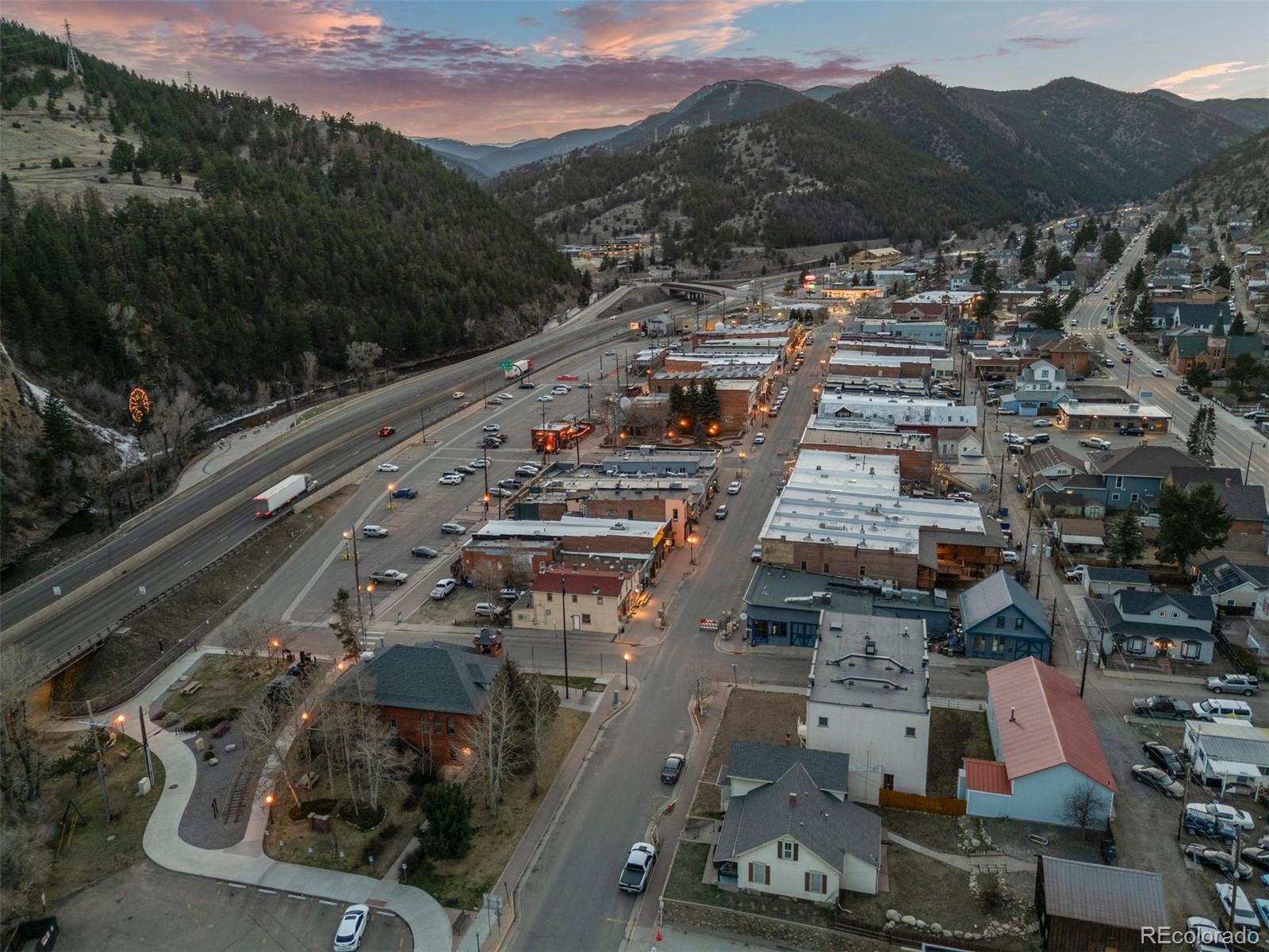 2041 Virginia Street