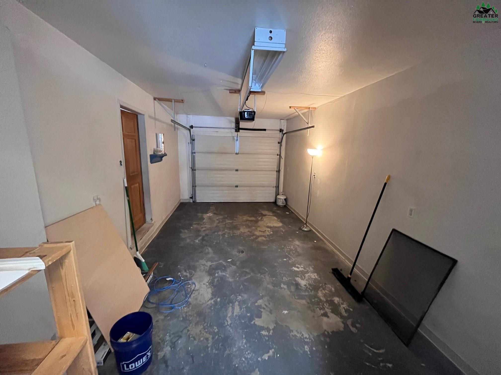2196 PLANTERS LANE