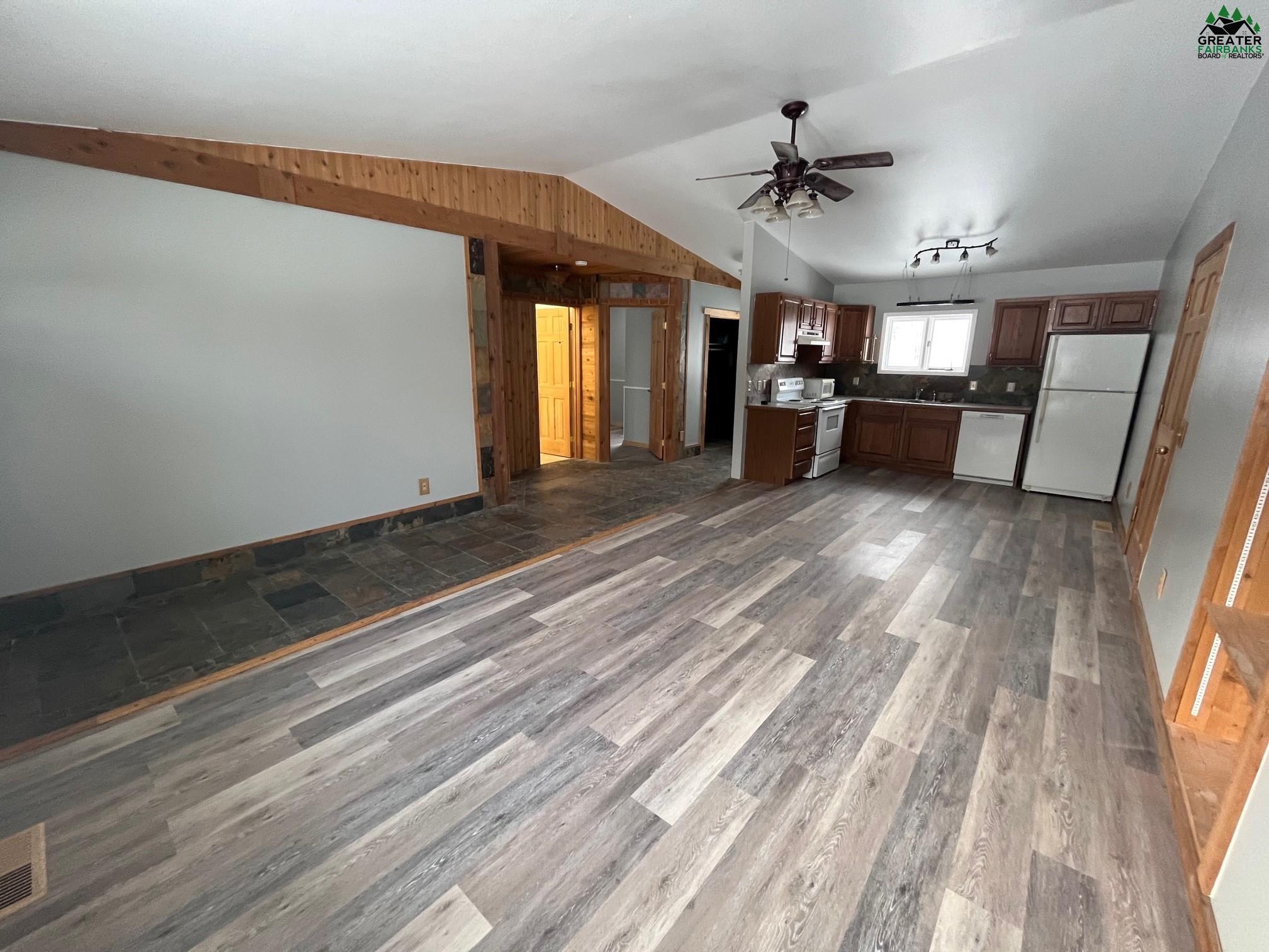 2196 PLANTERS LANE