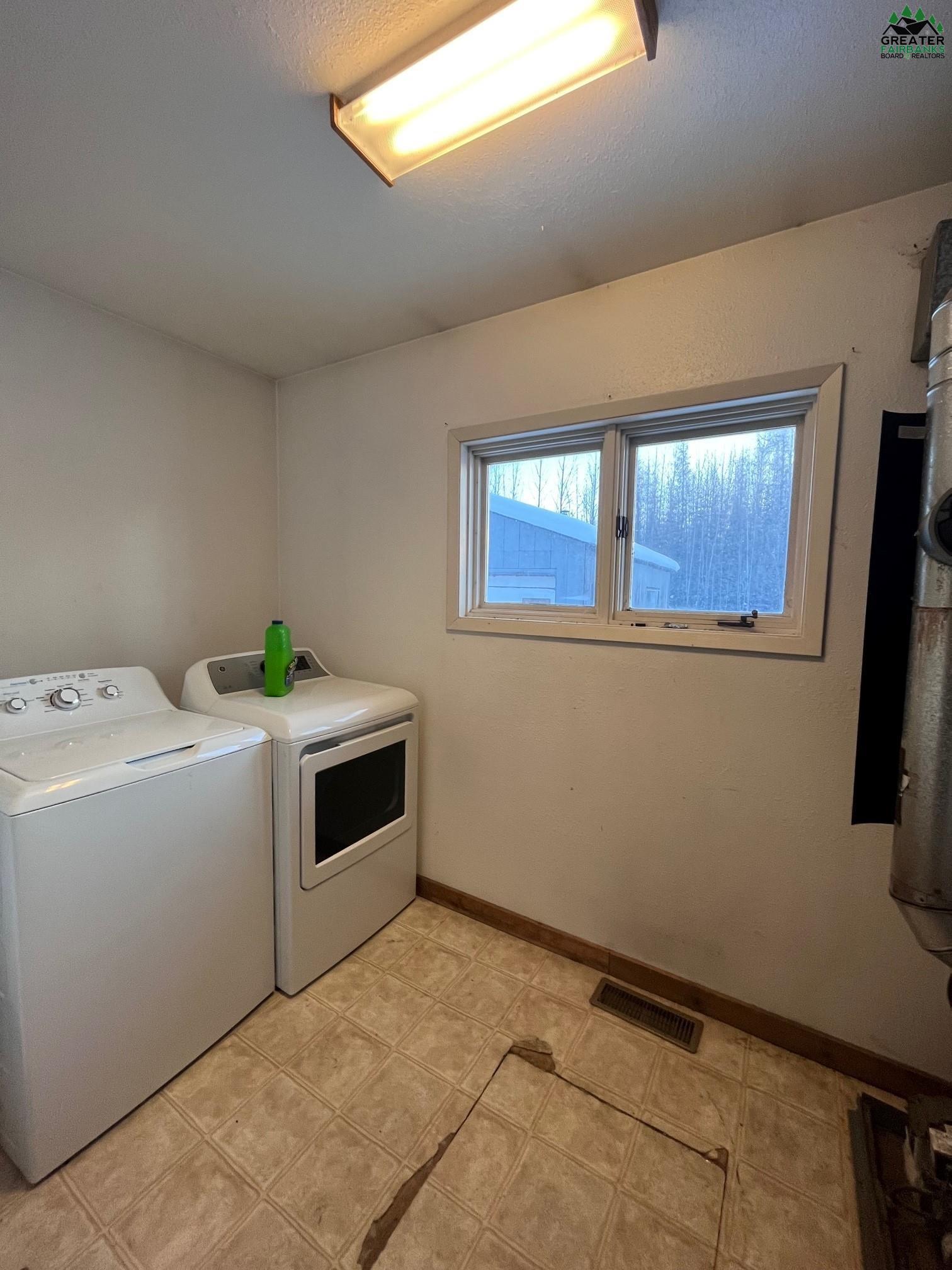 2196 PLANTERS LANE