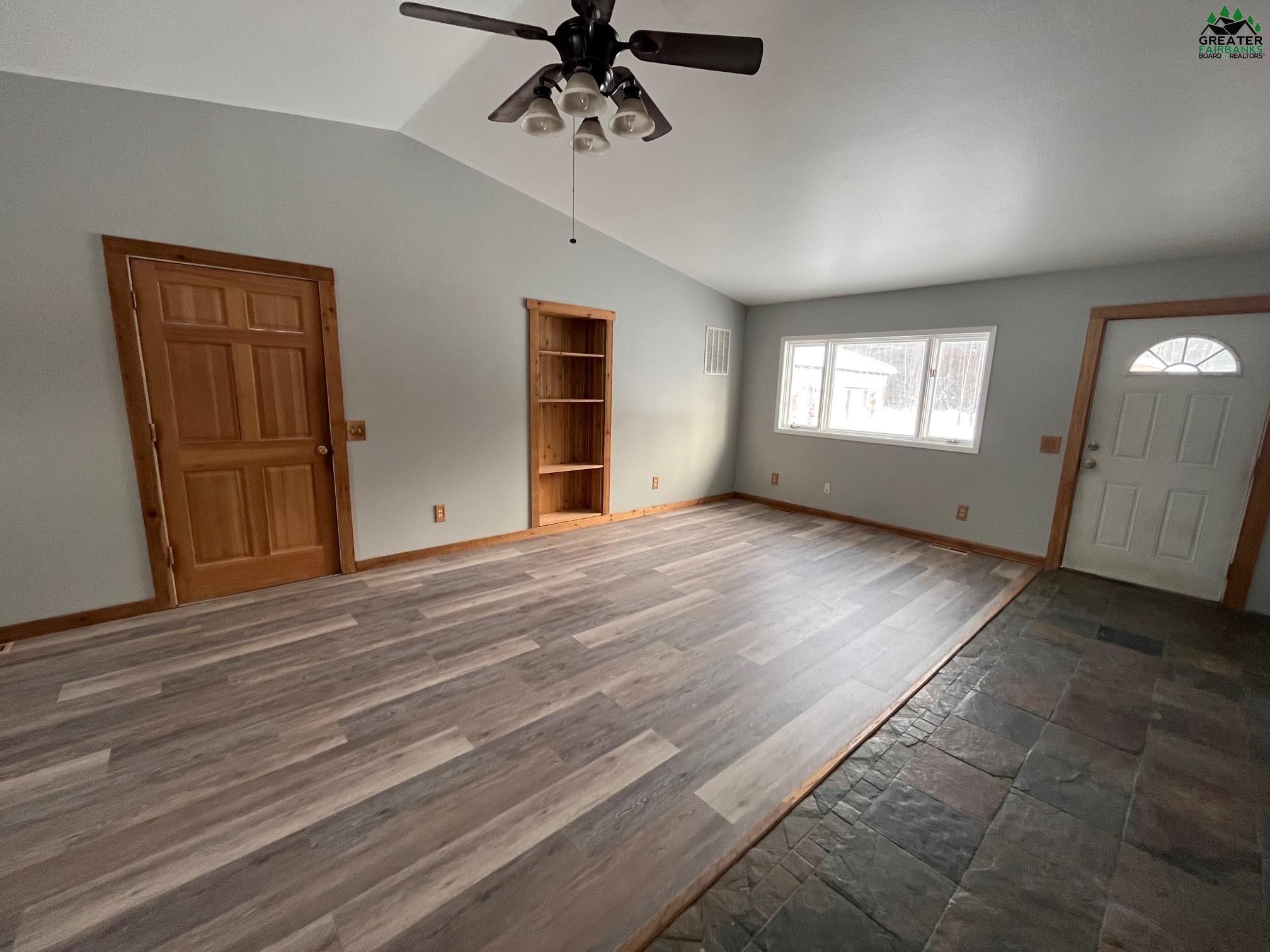 2196 PLANTERS LANE