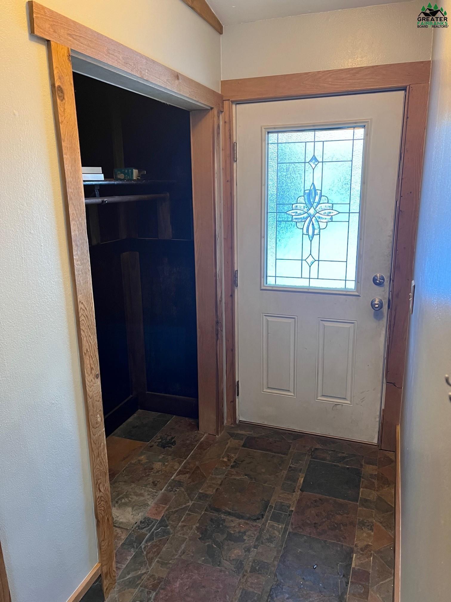 2196 PLANTERS LANE