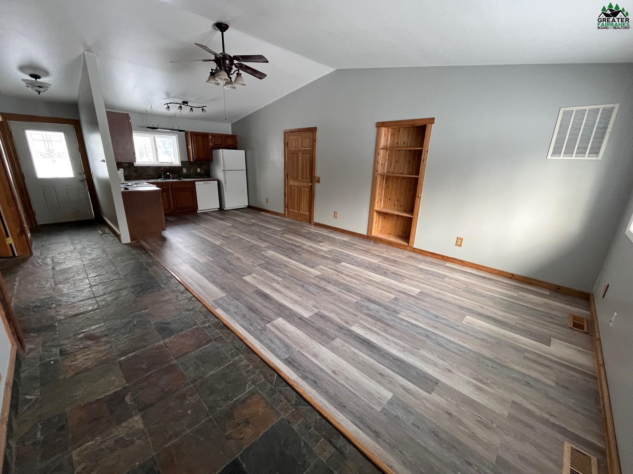 2196 PLANTERS LANE