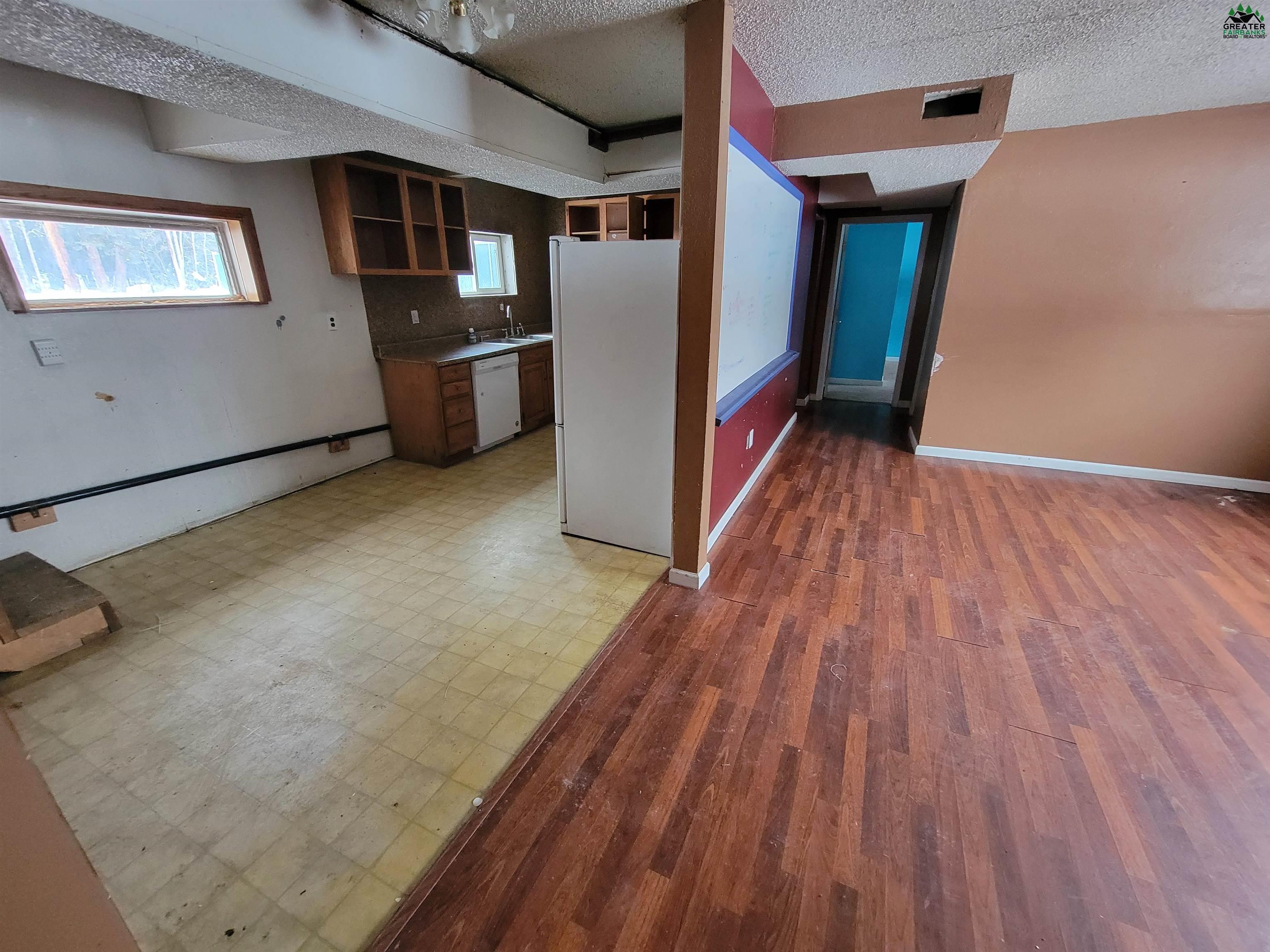 1282 HARTZOG LOOP