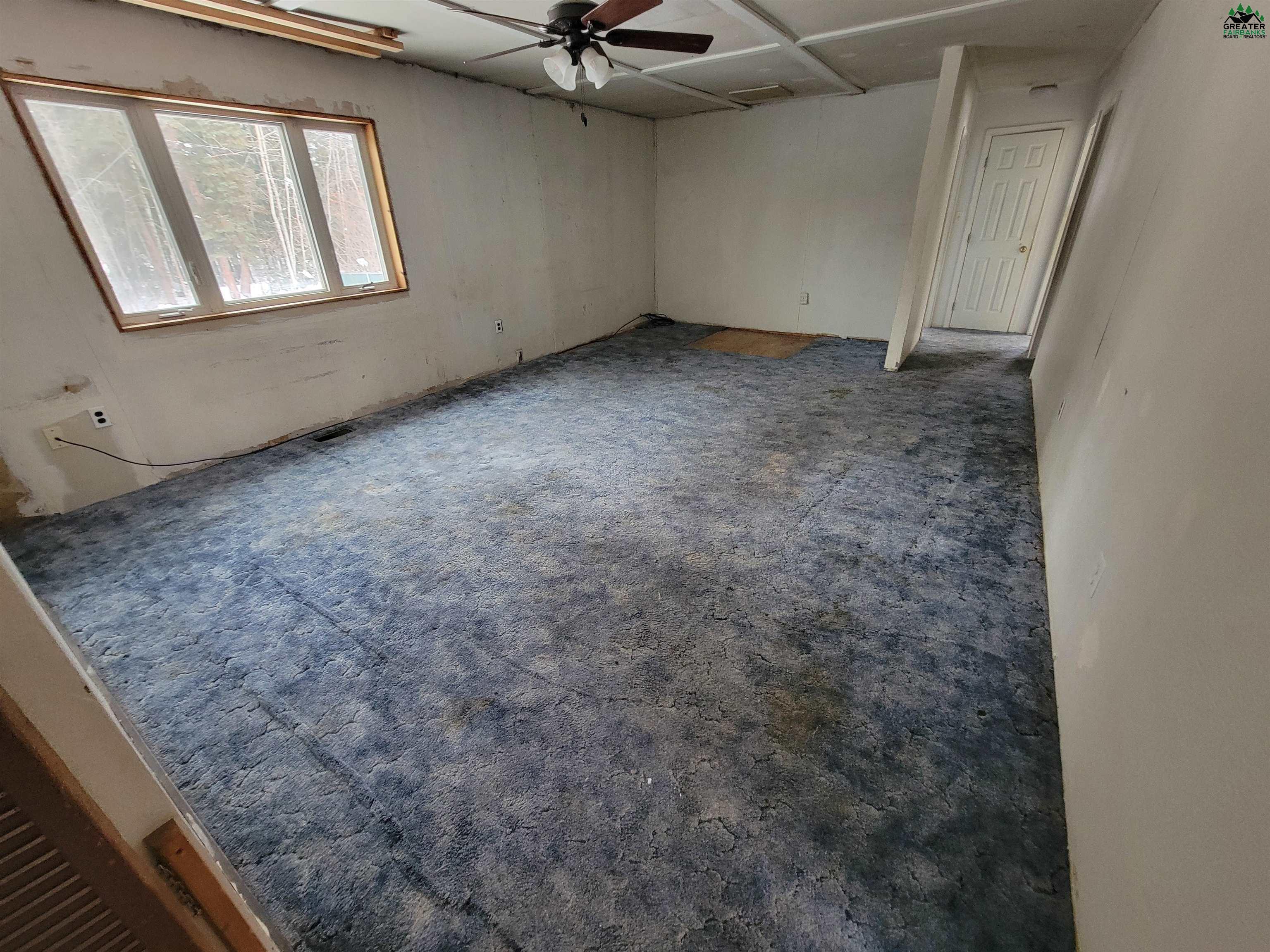 1282 HARTZOG LOOP