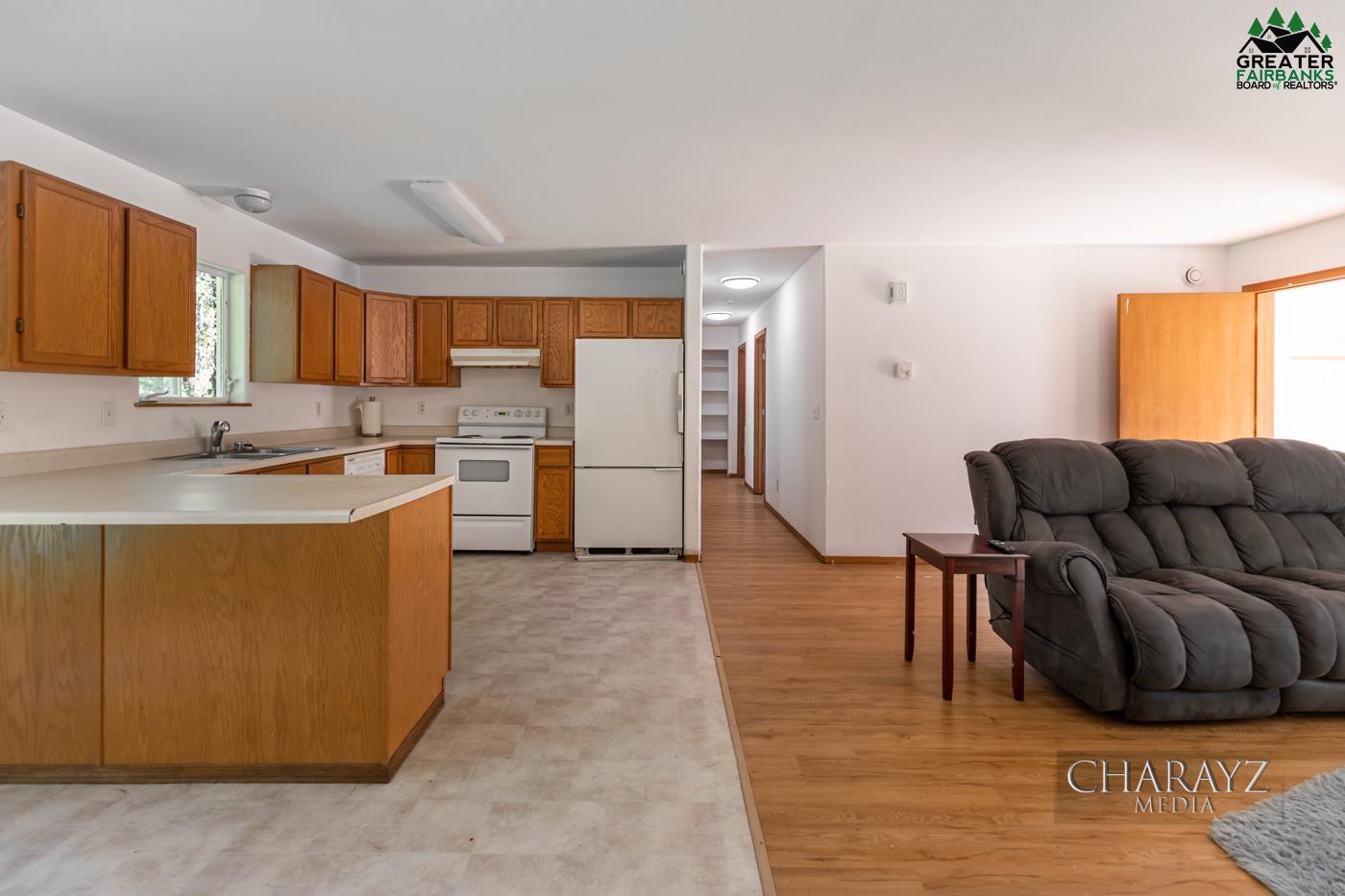 3790 HELENSDALE AVENUE