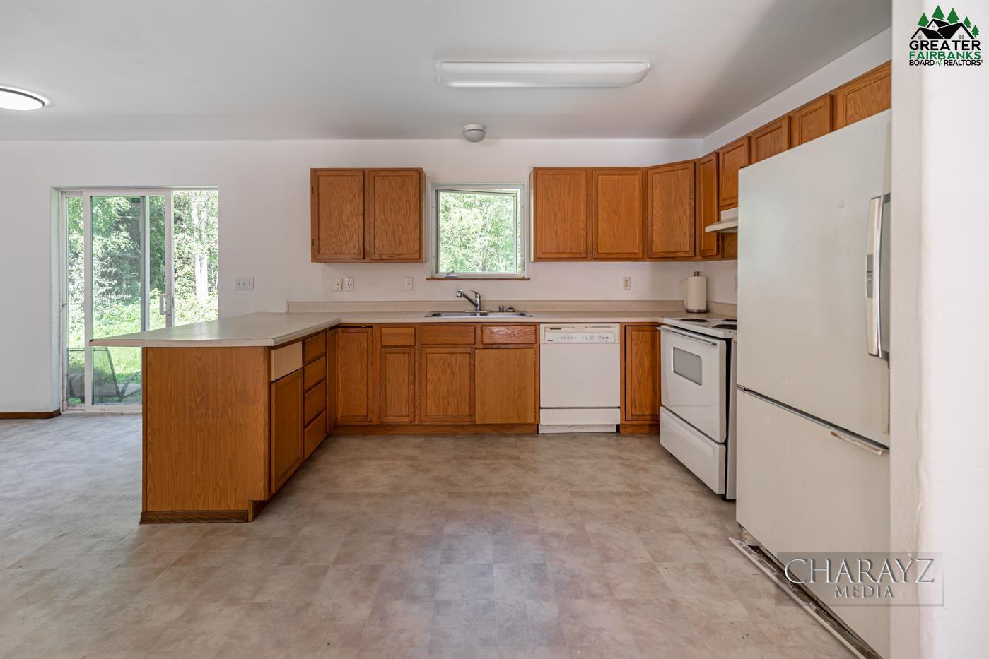 3790 HELENSDALE AVENUE