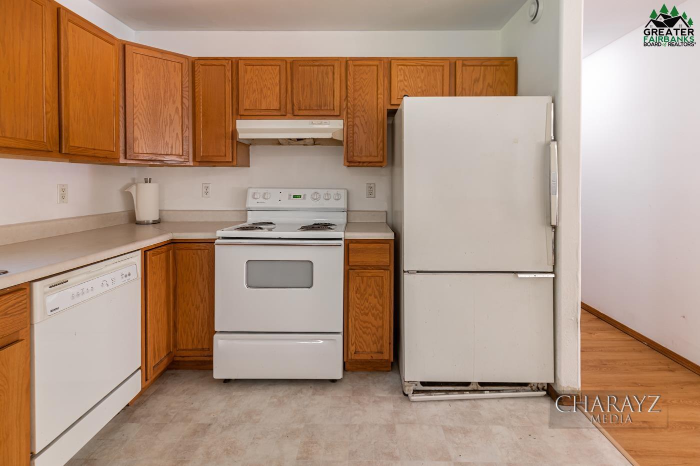 3790 HELENSDALE AVENUE