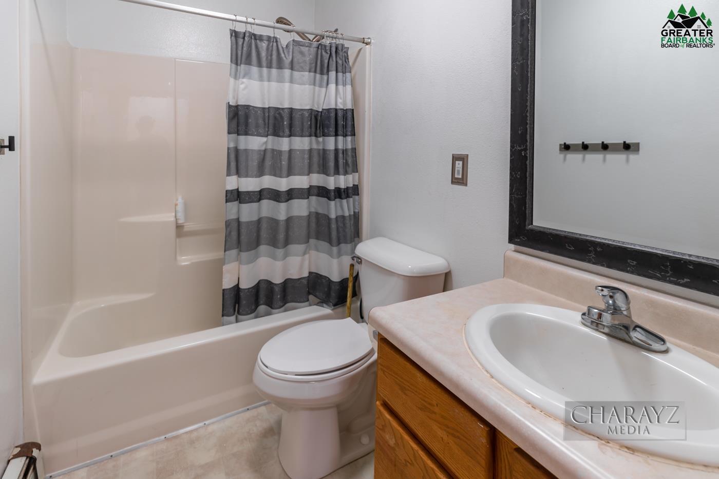 3790 HELENSDALE AVENUE